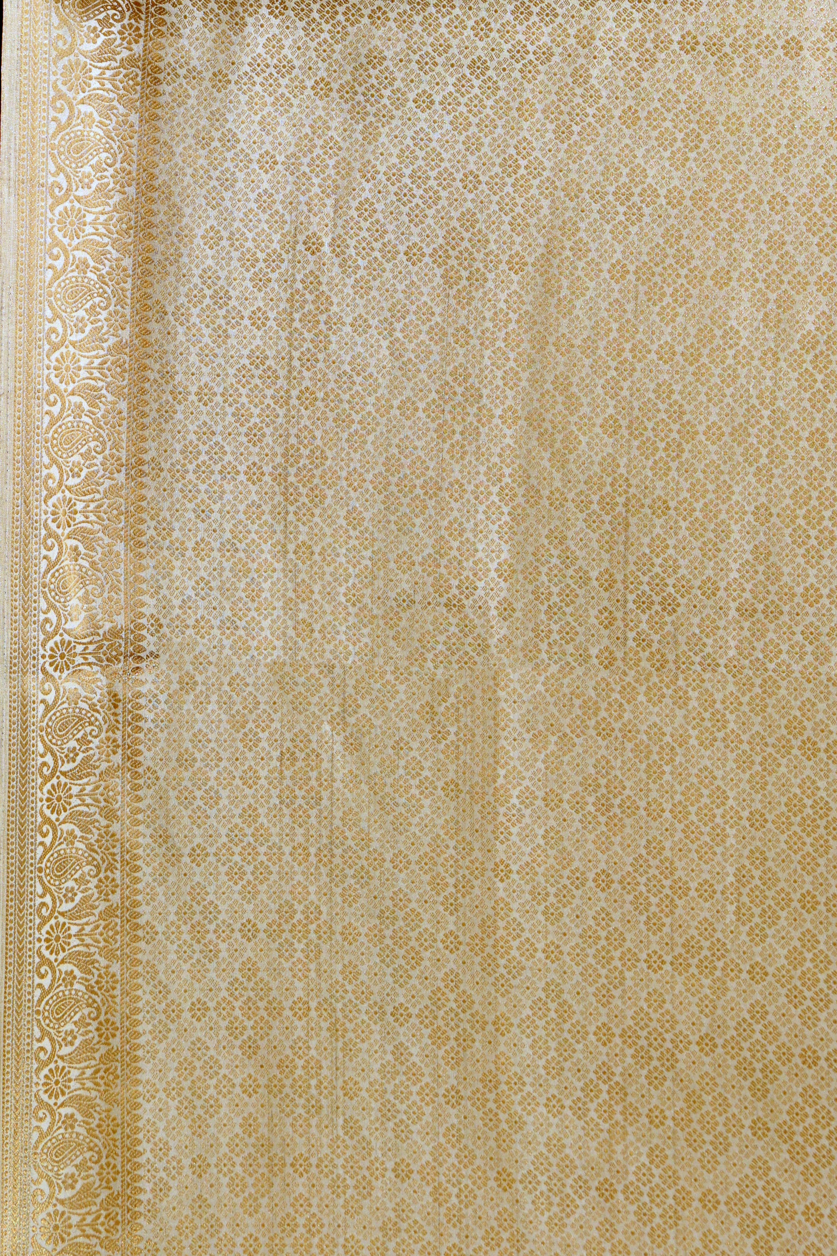 Semi Tussar
