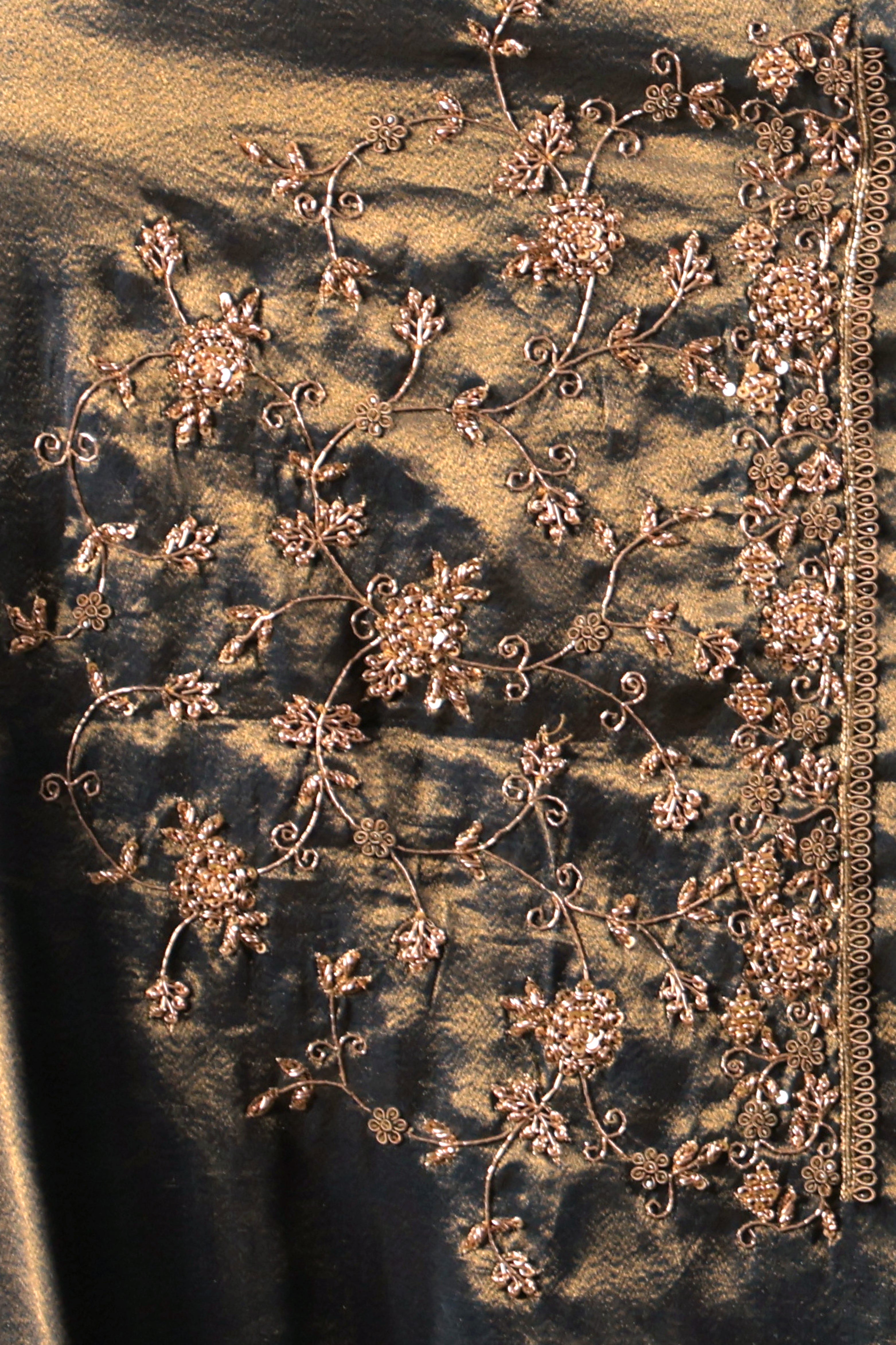 Exclusive Tissue Duel Tone Zardosi