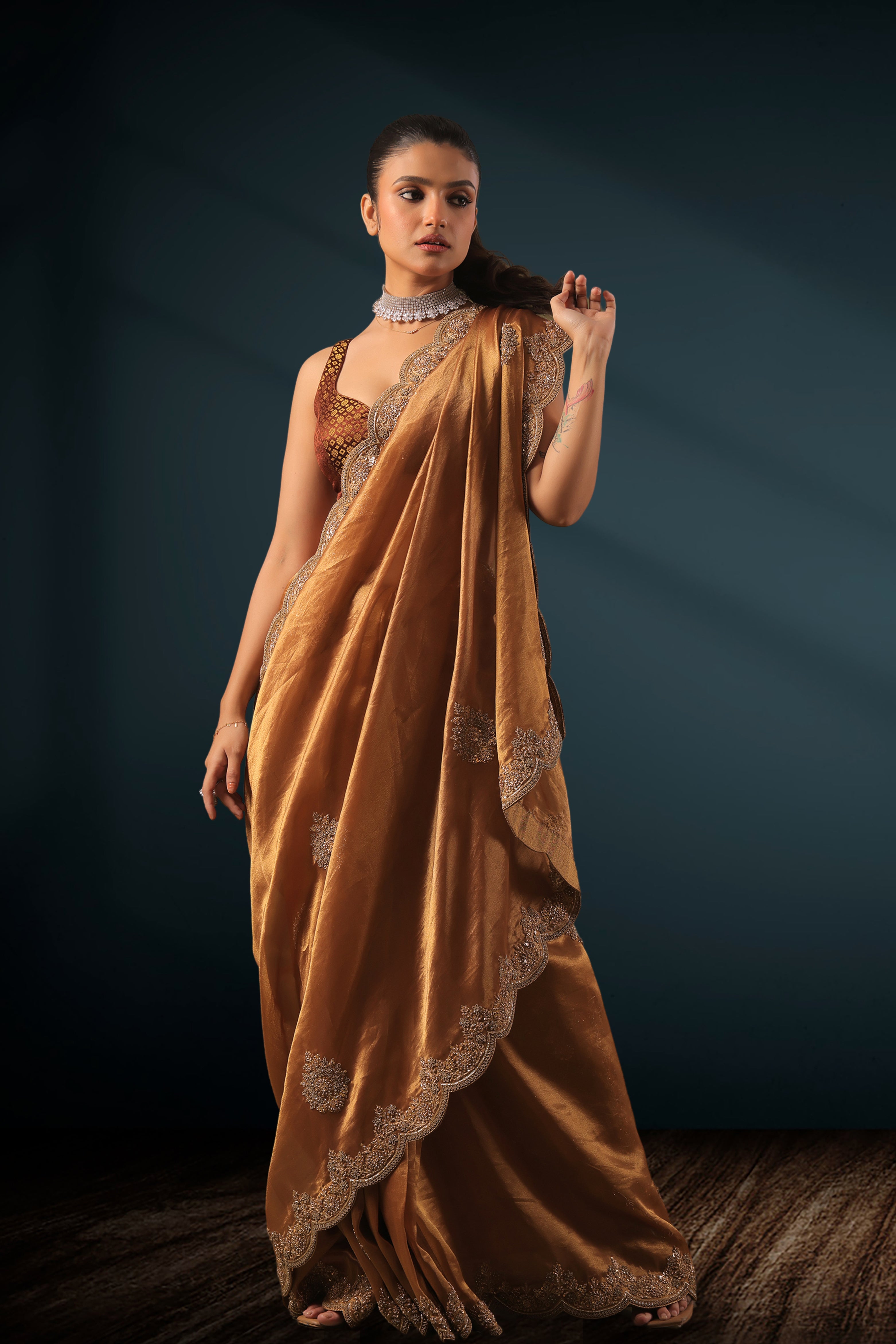 Exclusive Tissue Scalping Border Zardosi