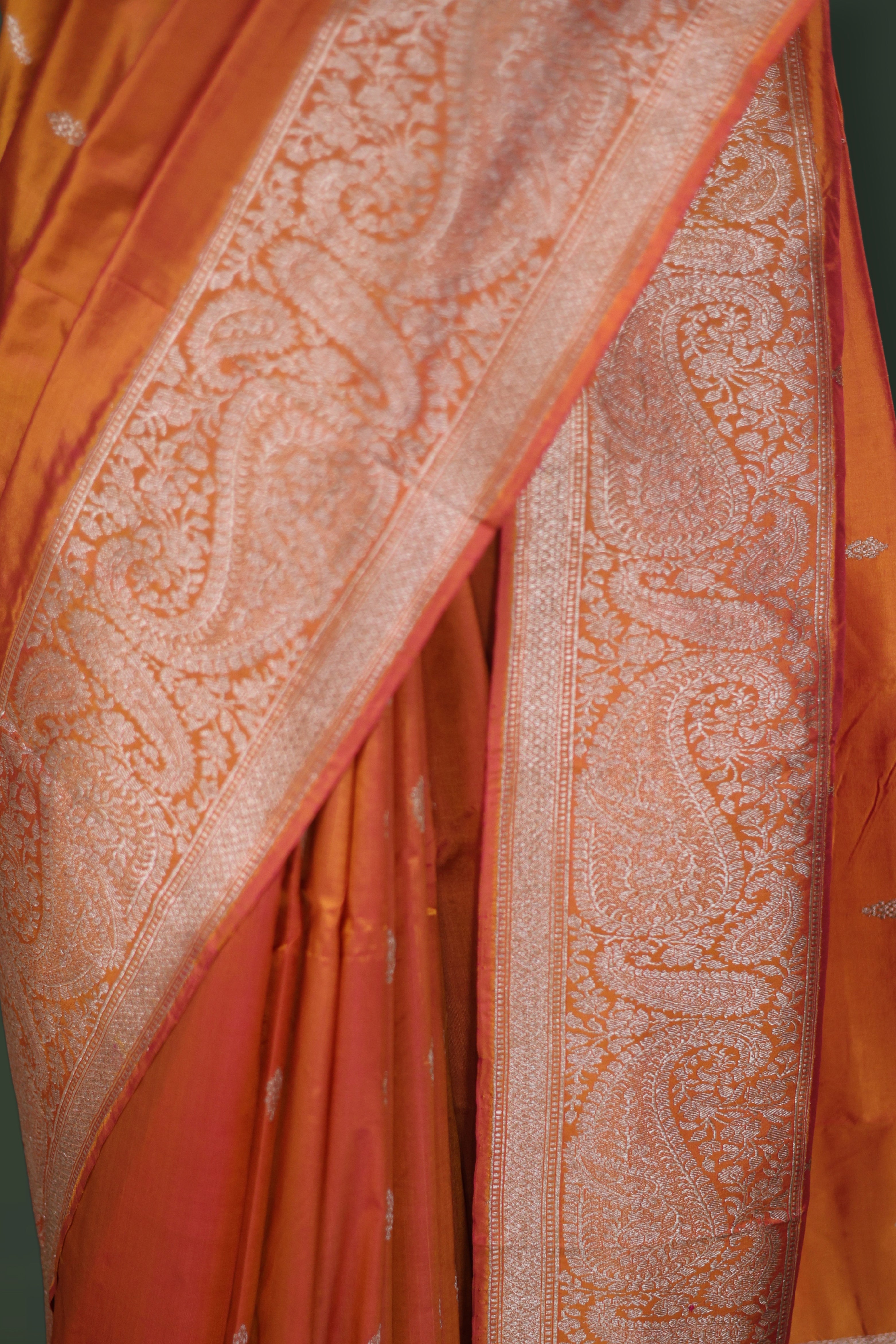 Dual Tone Katan Banarasi