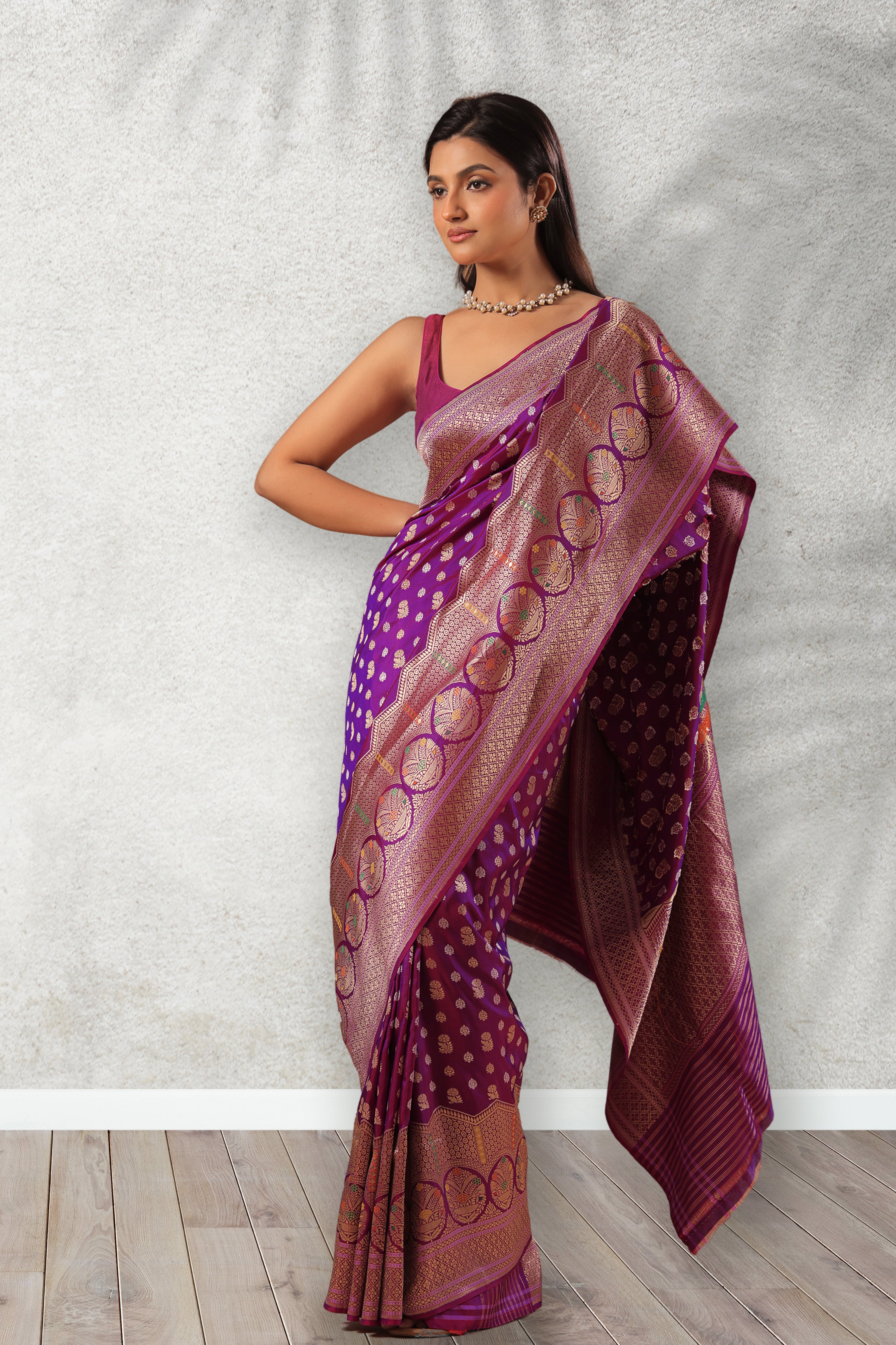 Exclusive Meena Border Katan Banarasi