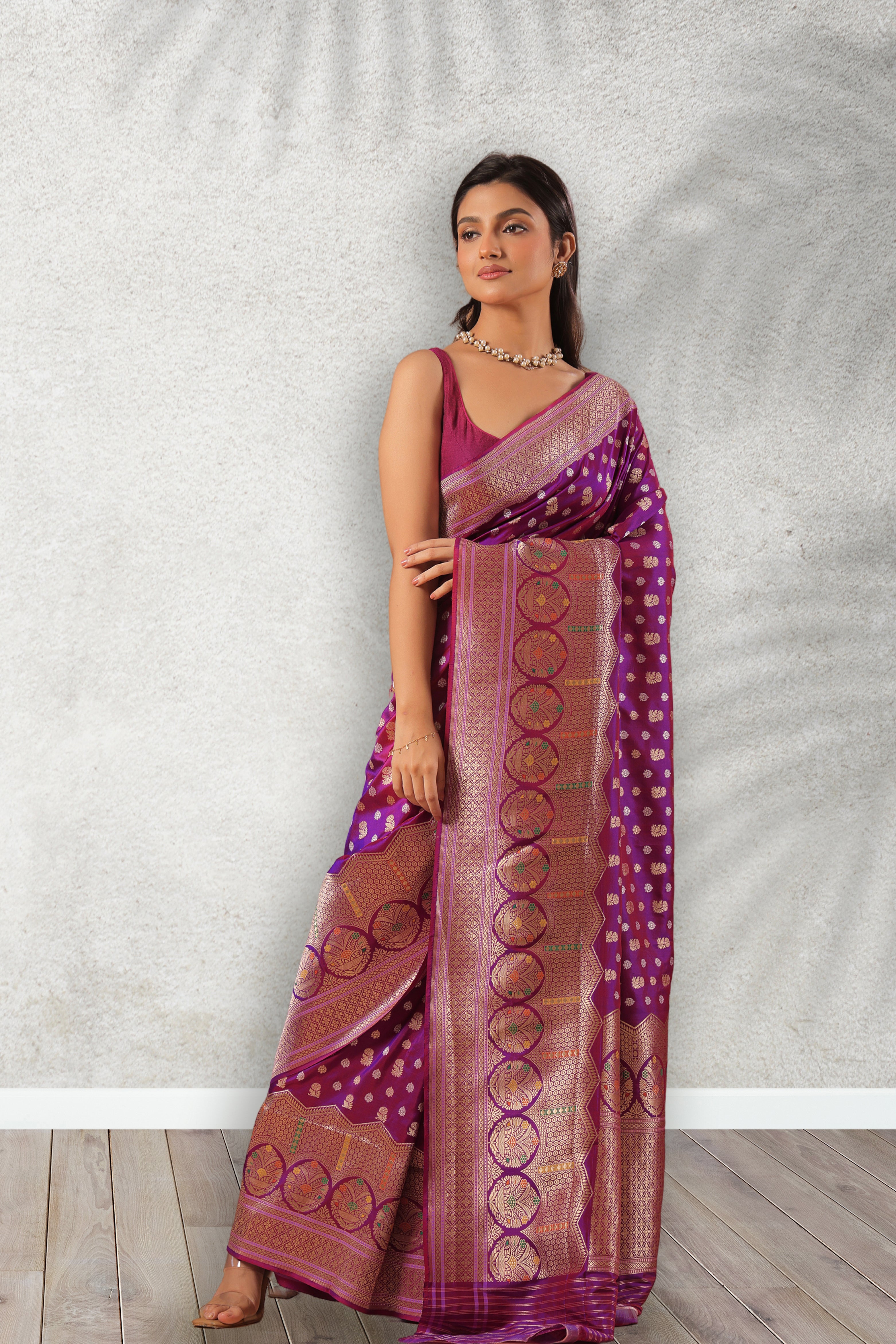 Exclusive Meena Border Katan Banarasi