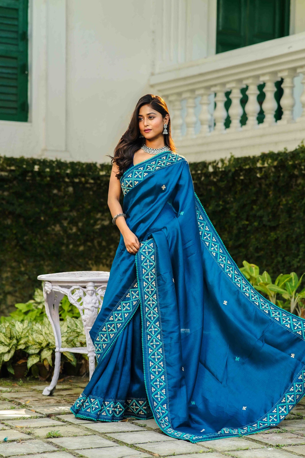 Peacock Blue Blended Silk Gujarati Saree With Blouse Piece