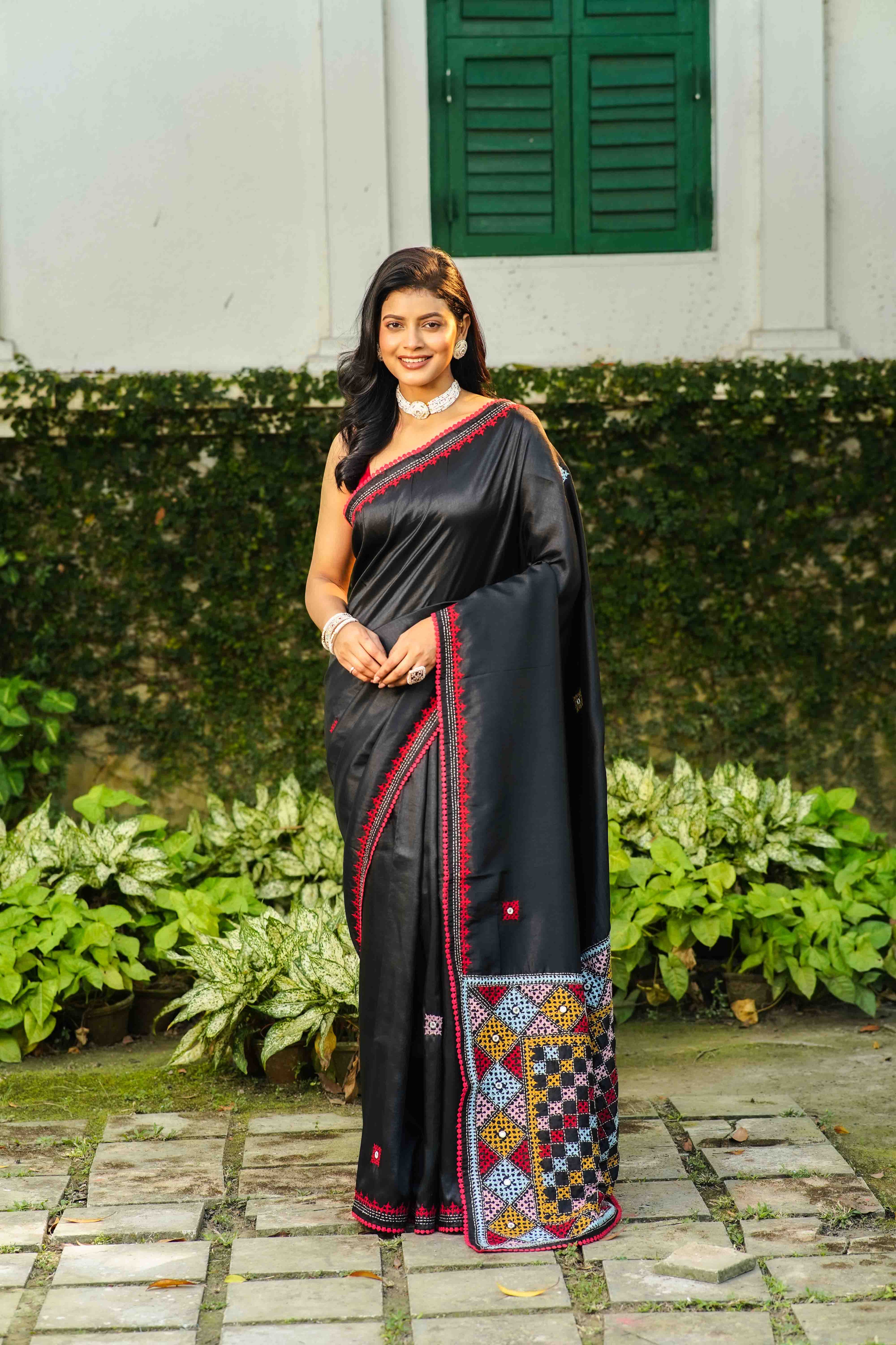 Black Blended Silk Gujarati Saree With Blouse Piece