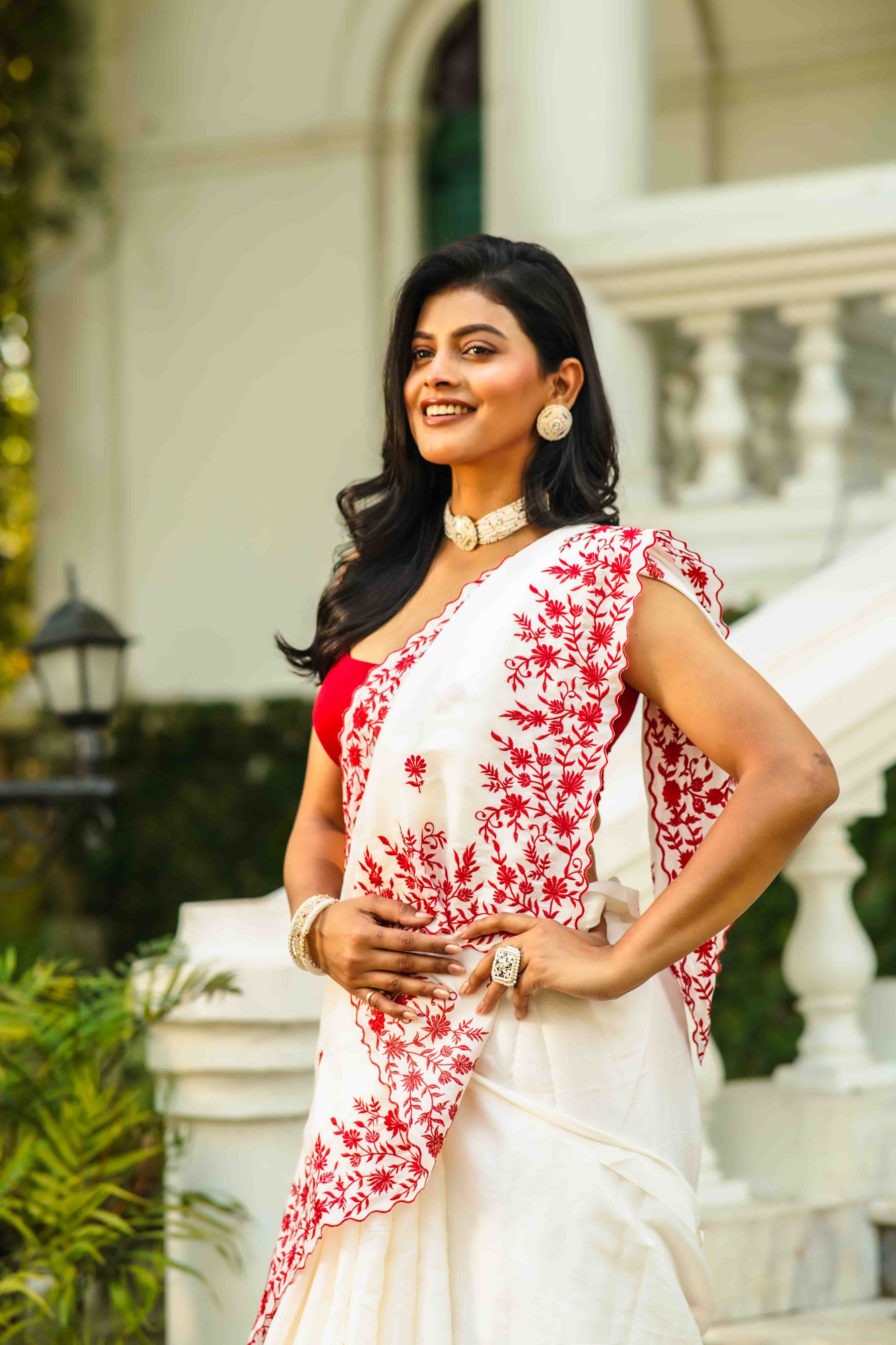 Red & White Blended Silk Semi Silk Saree With Blouse Piece
