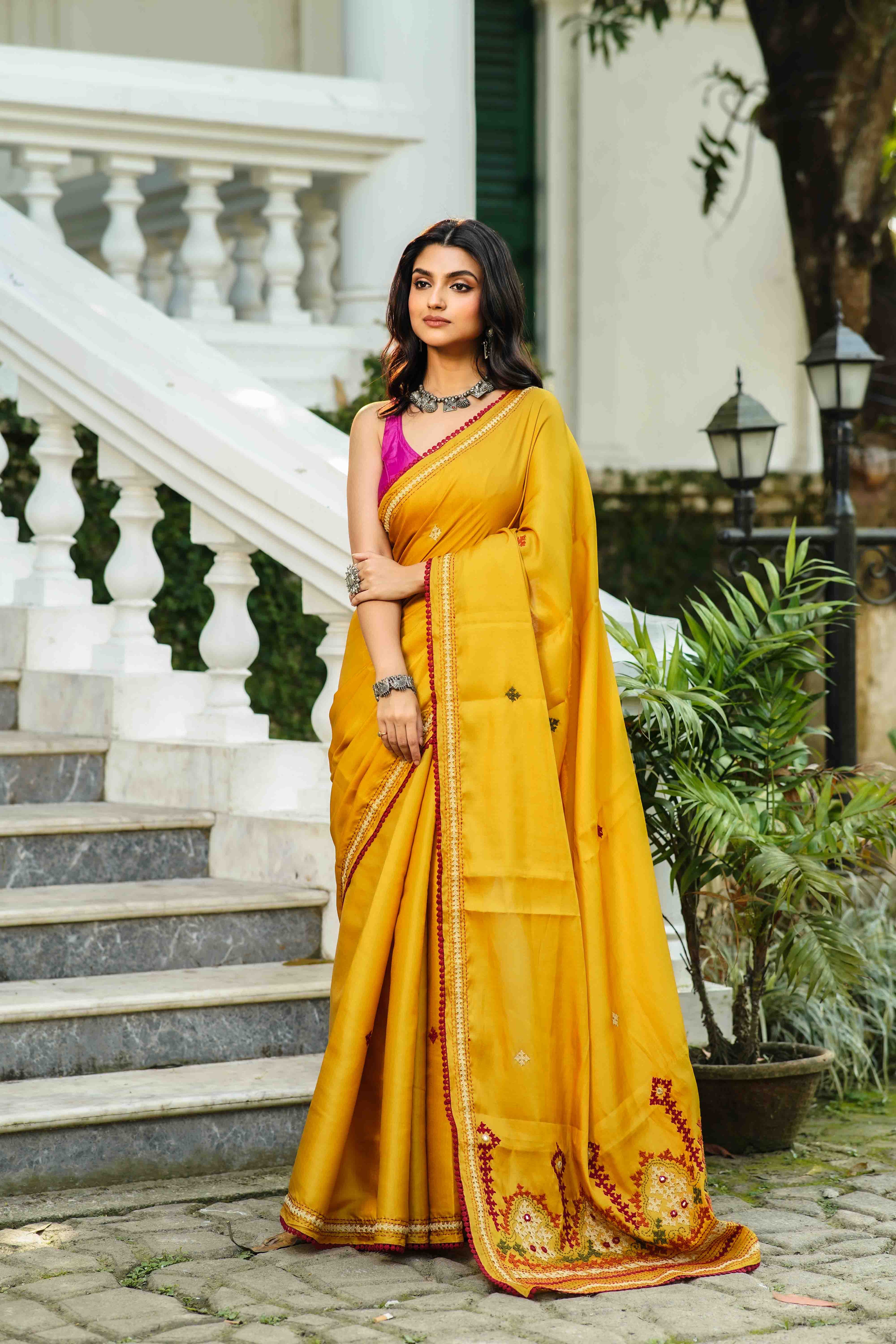 Yellow Blended Silk Gujarati Saree With Blouse Piece