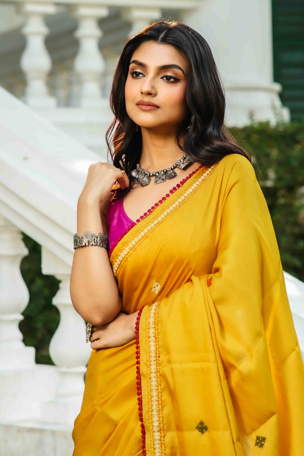 Yellow Blended Silk Gujarati Saree With Blouse Piece