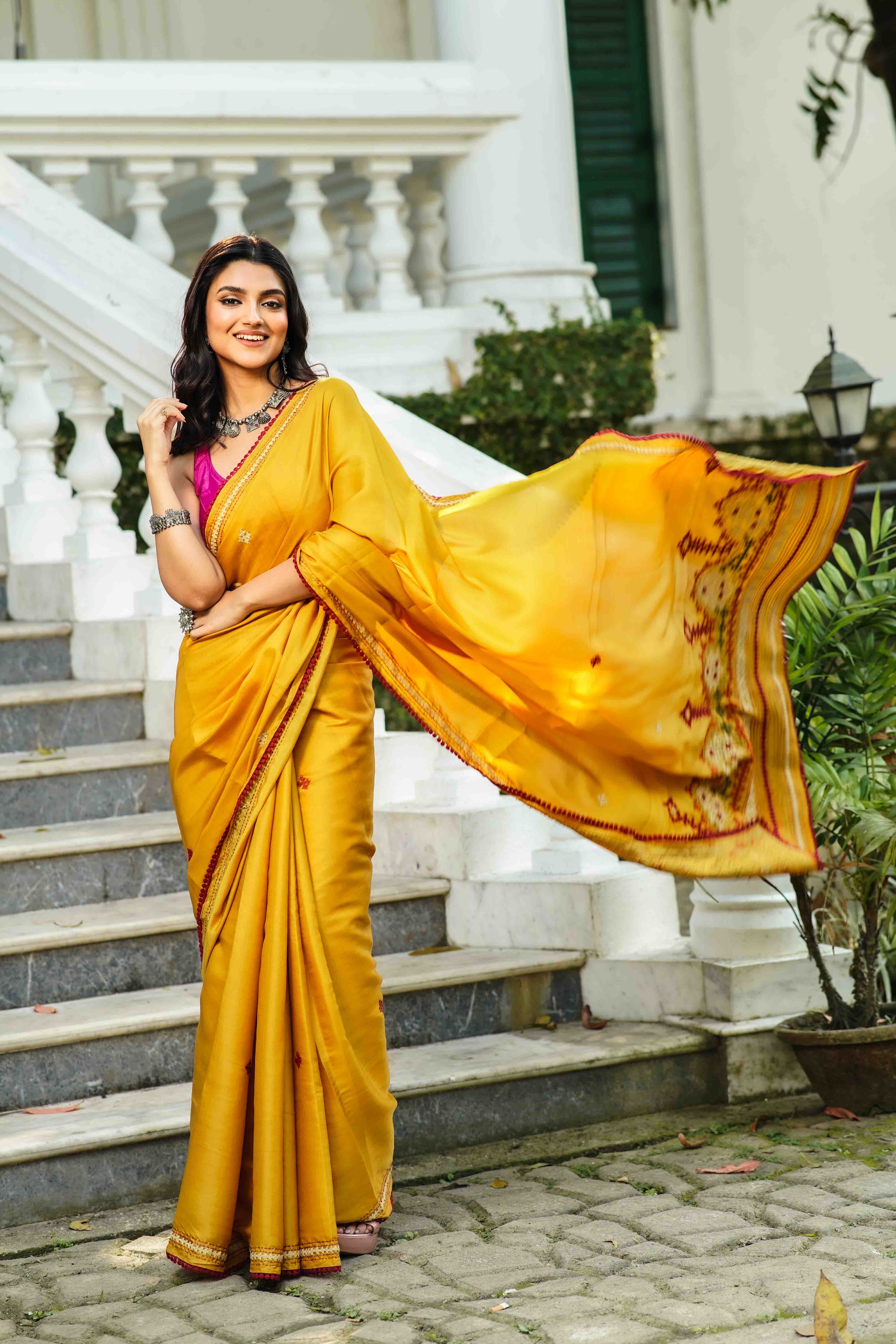 Yellow Blended Silk Gujarati Saree With Blouse Piece