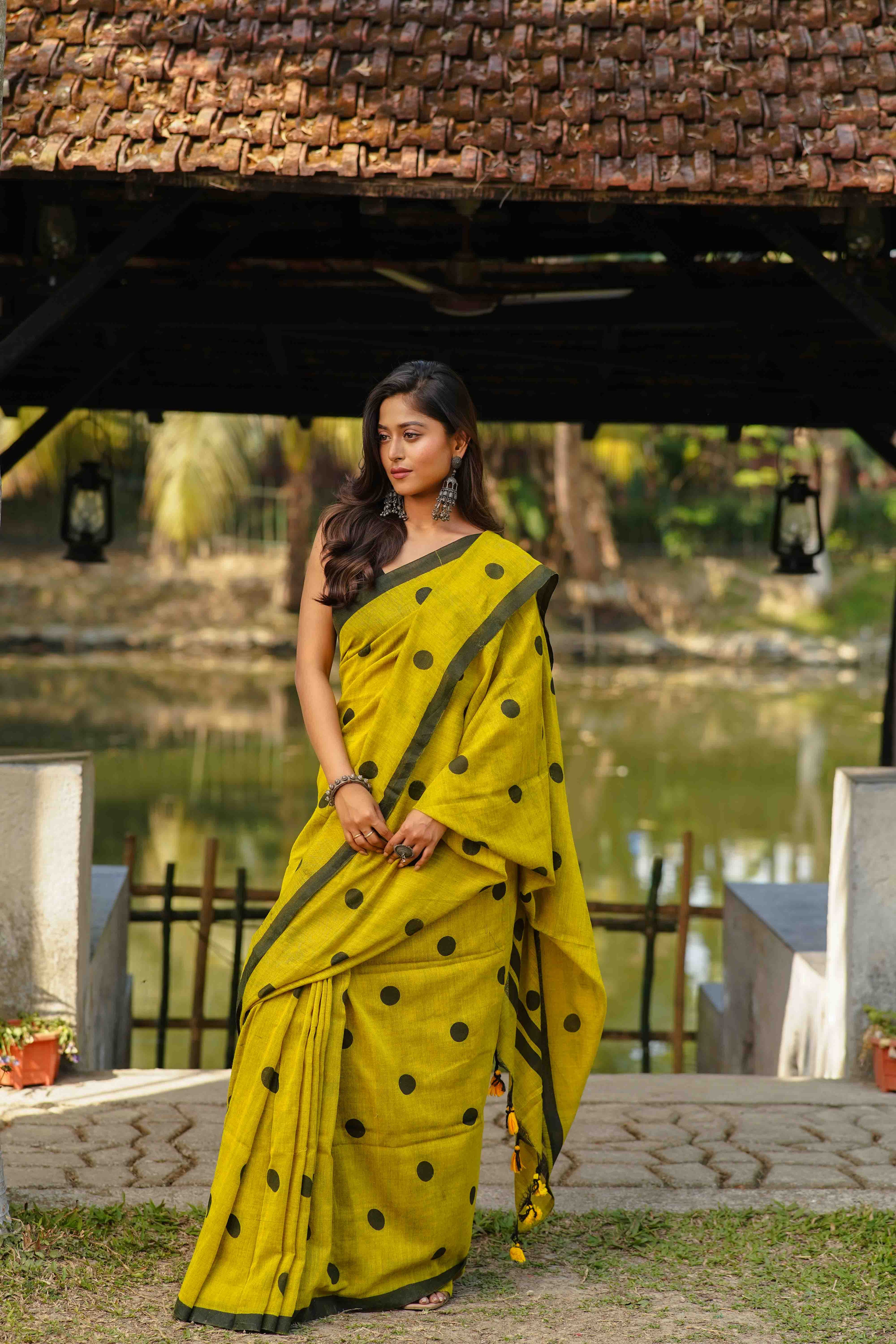 Greenish Yellow Cotton Saree Without Blouse Piece