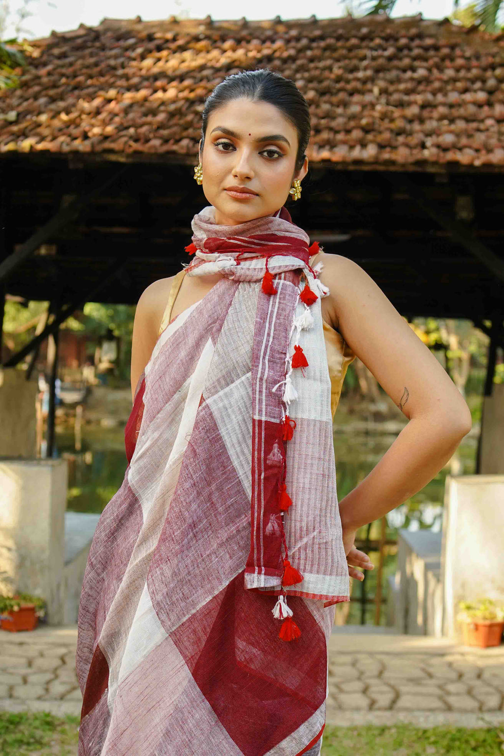Maroon & Offwhite Linen Cotton Saree  Blouse Piece