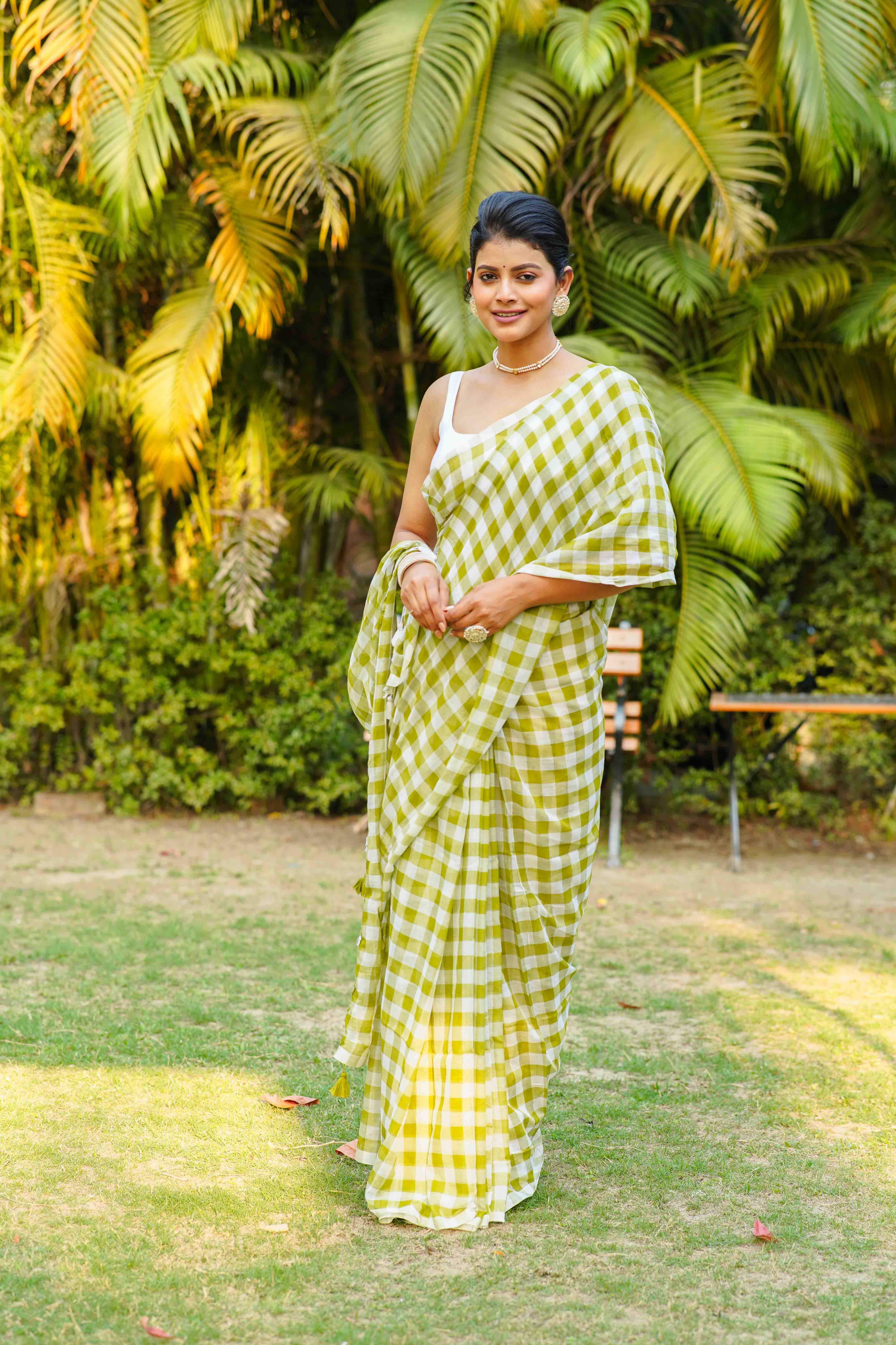 Green & White Cotton Saree With Blouse Piece