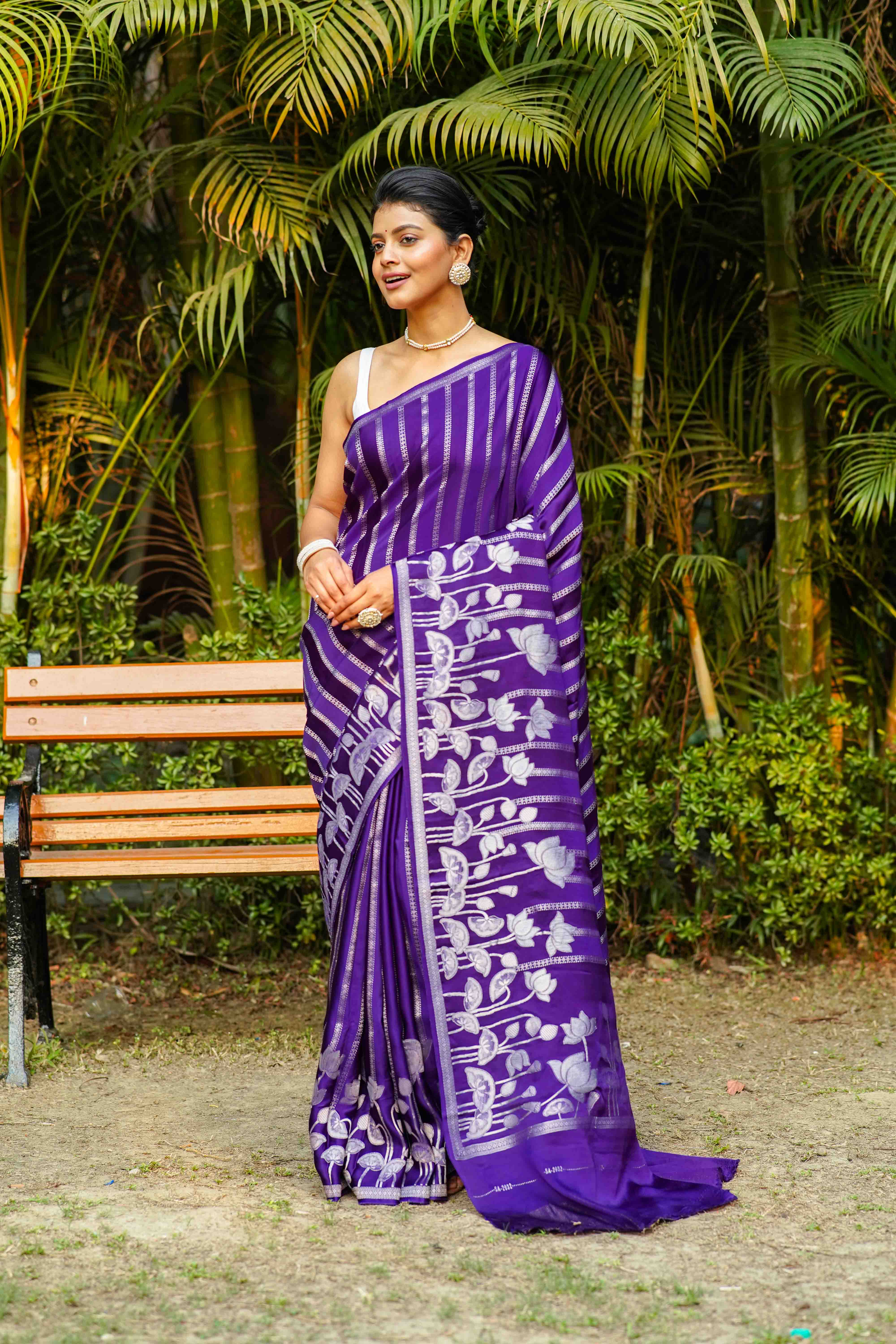 Purple Blended Mashru Banarasi Saree With Blouse Piece