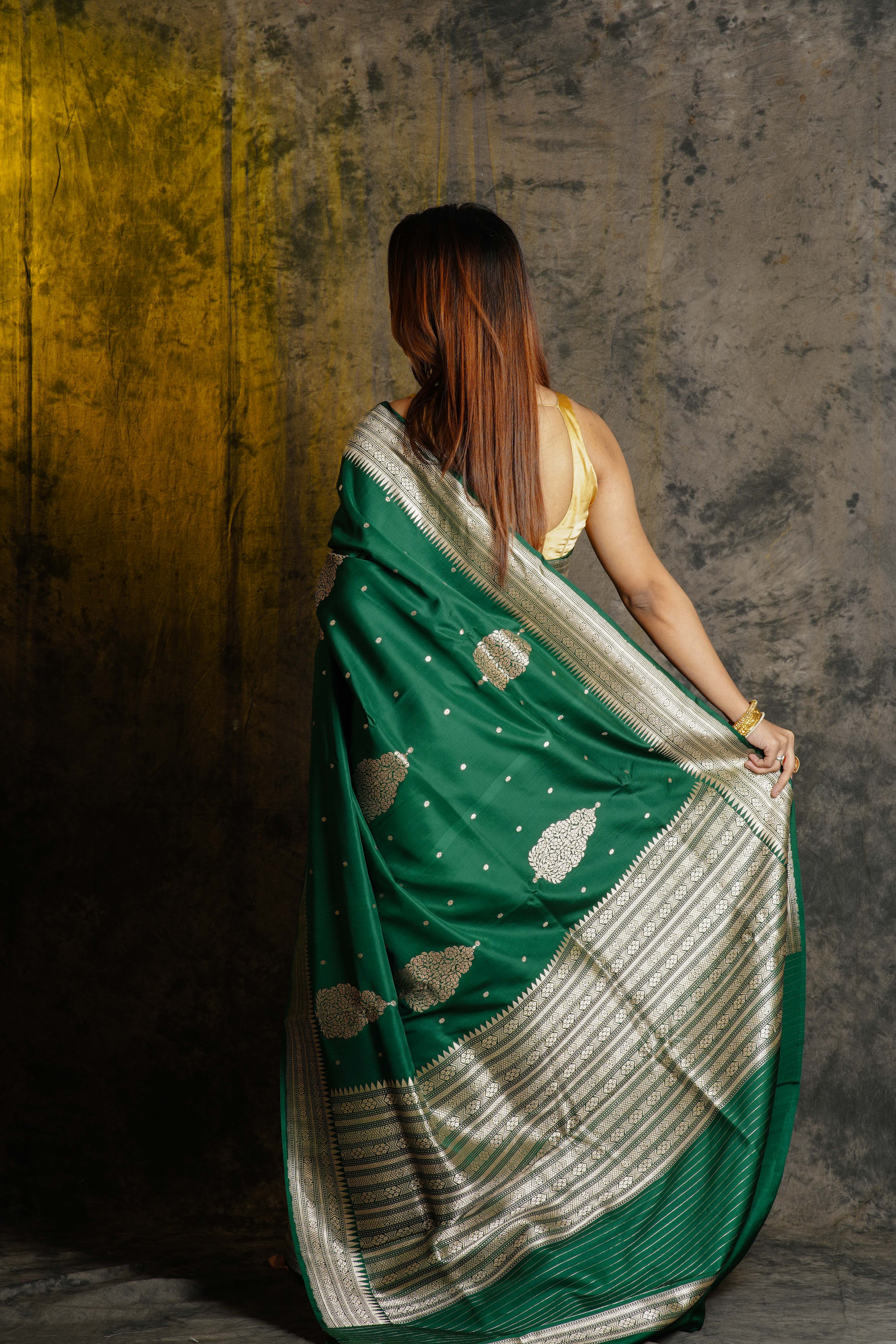 Bottle Green Katan Silk Banarasi Saree With Blouse Piece
