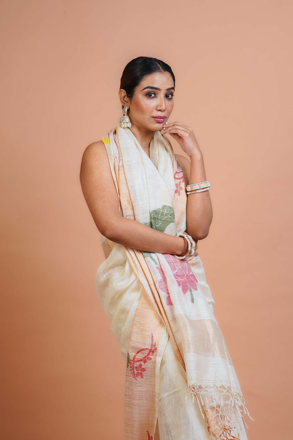 Cream White Matka Silk Handloom Saree With Blouse Piece