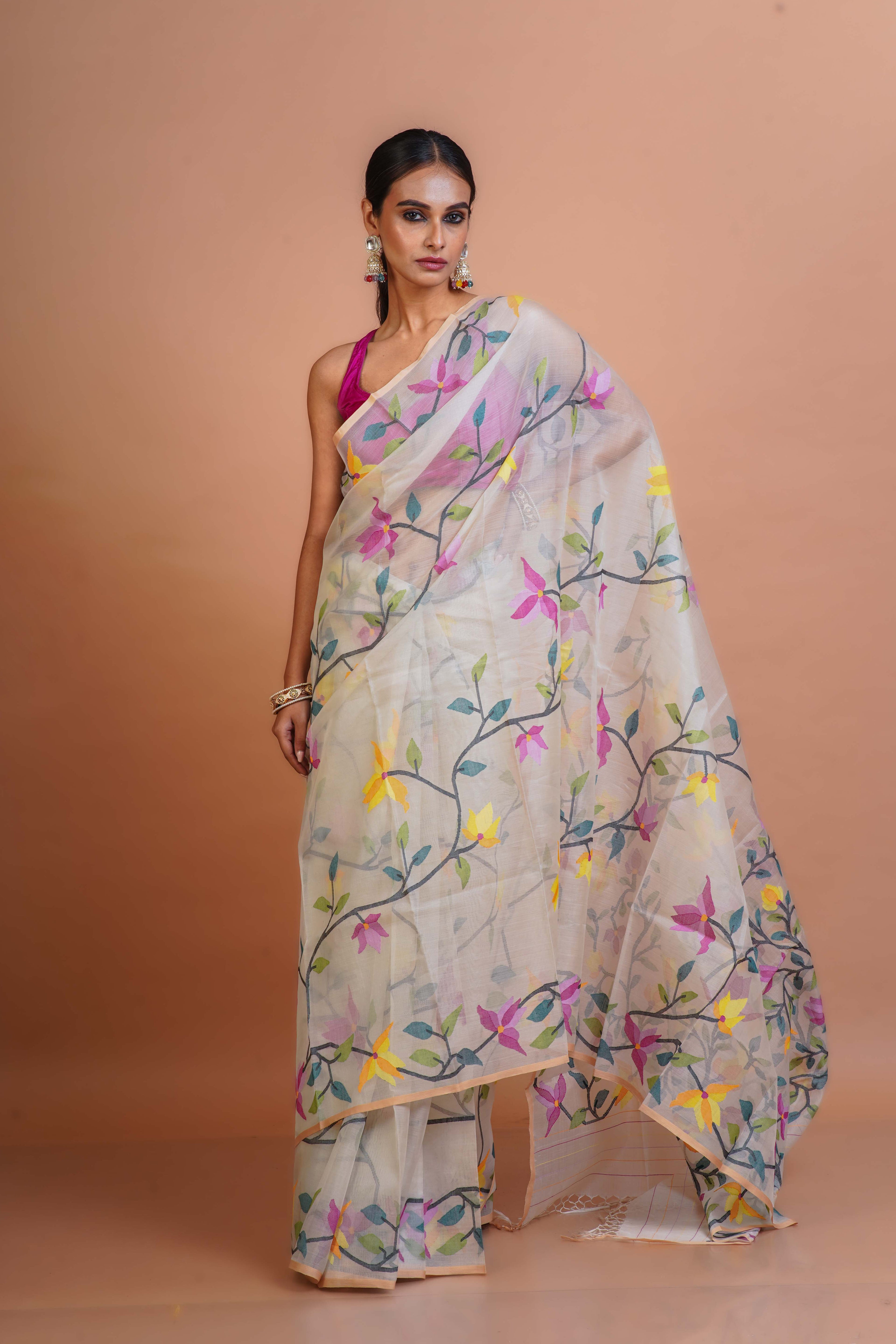 White Muslin Jamdani Saree With Blouse Piece