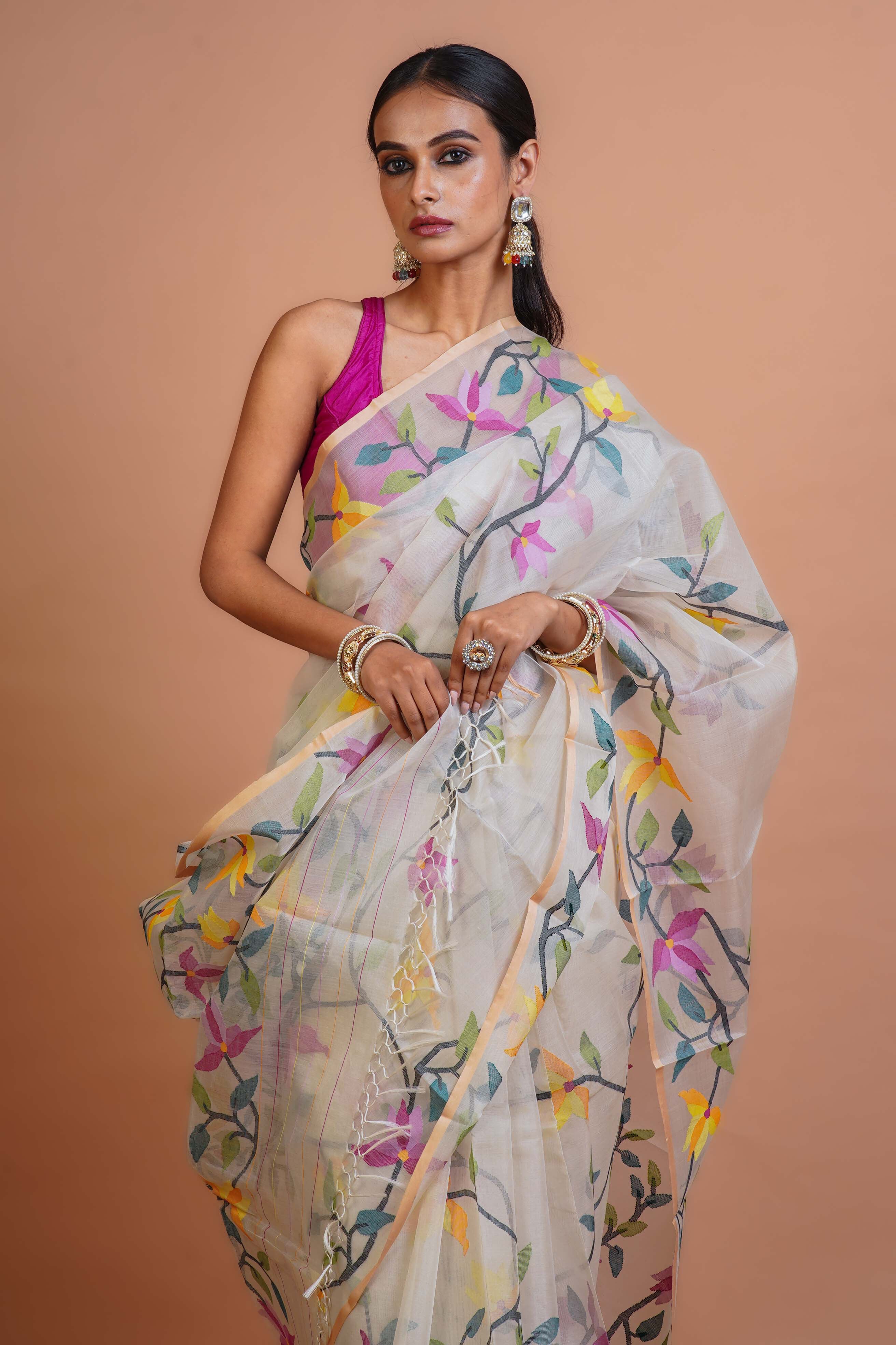 White Muslin Jamdani Saree With Blouse Piece