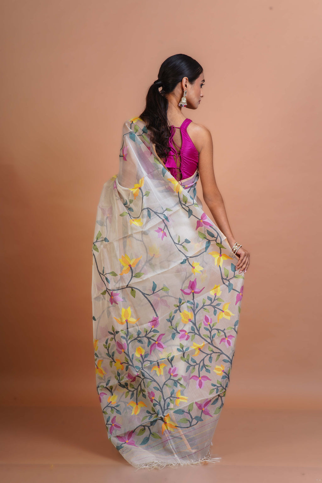 White Muslin Jamdani Saree With Blouse Piece