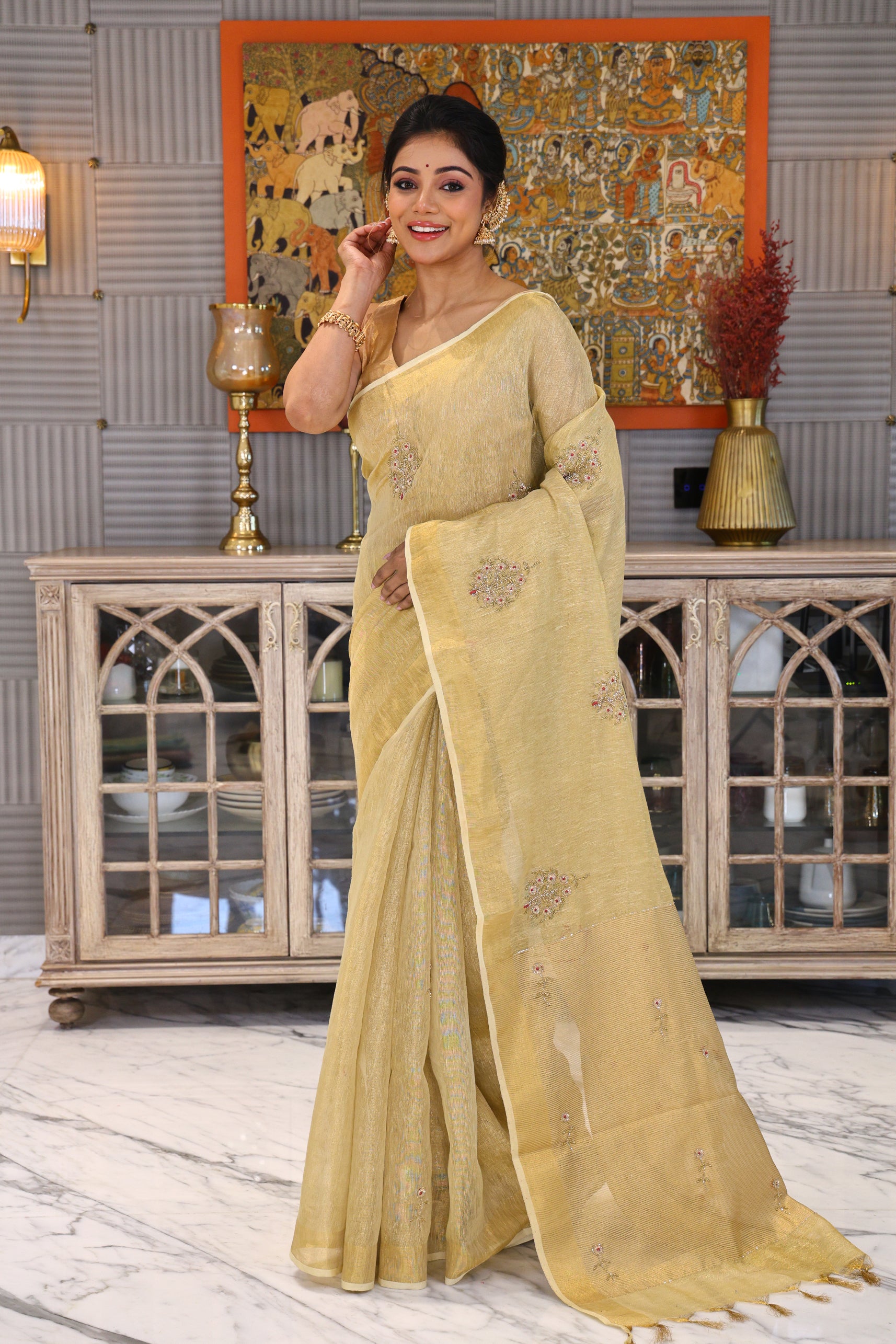 Tissue Linen With Handwork