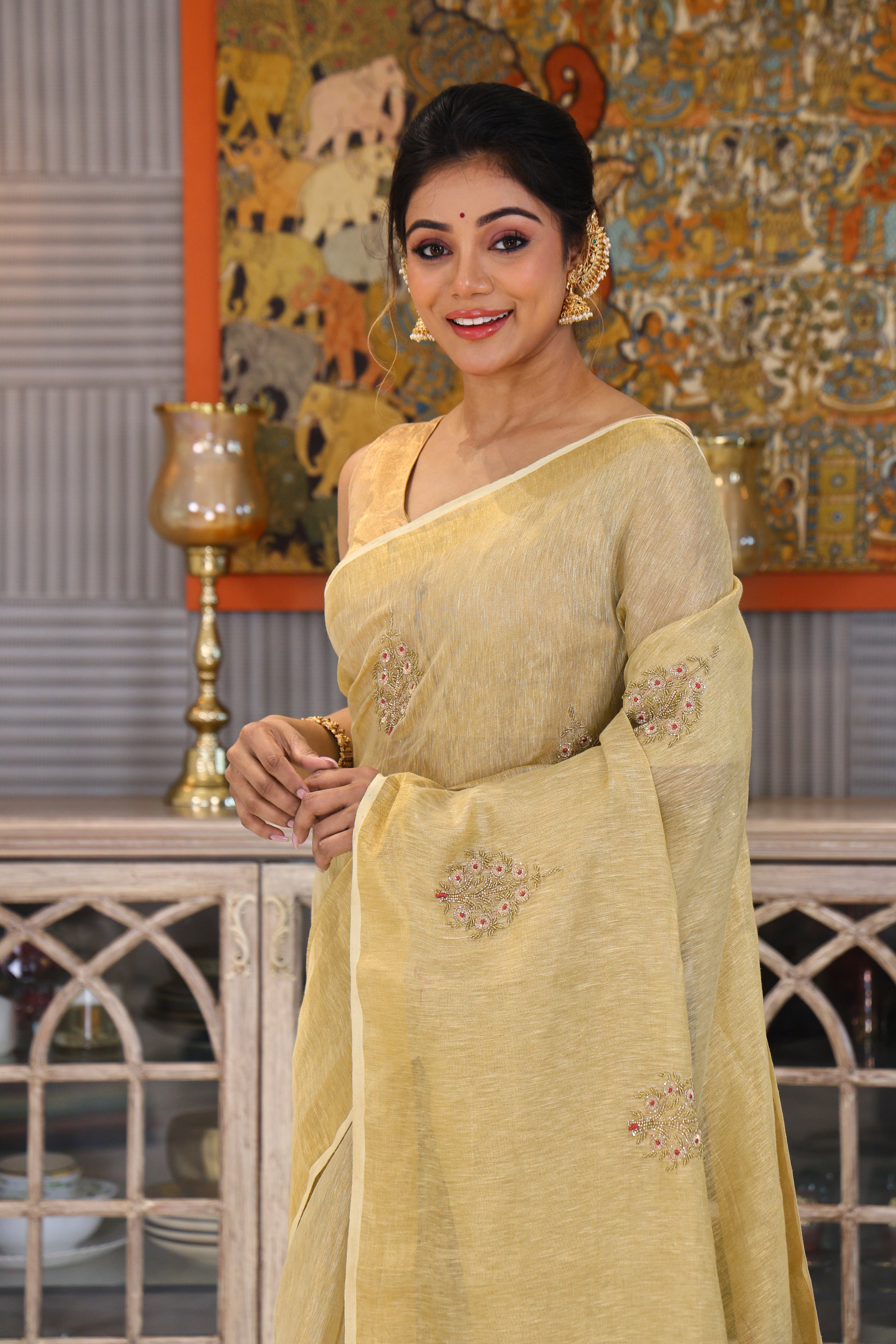 Tissue Linen With Handwork