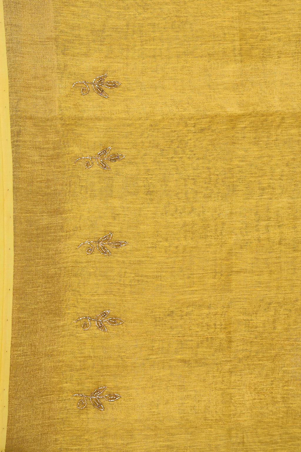 Tissue Linen With Handwork