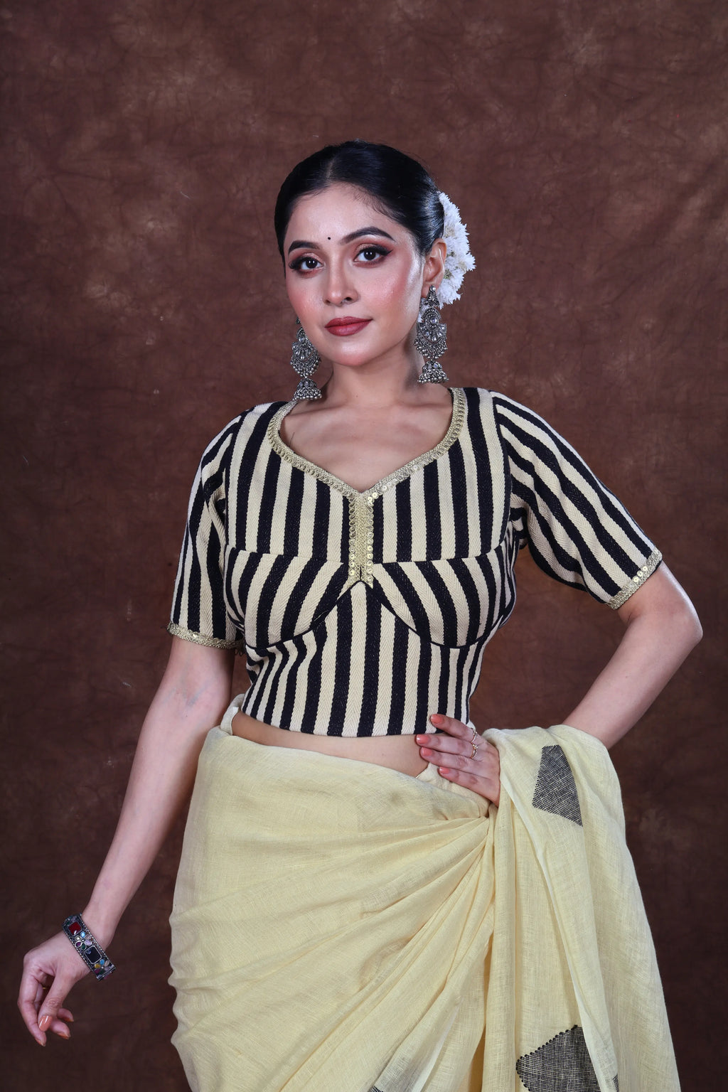Cream Cotton Linen Saree With Blouse Piece