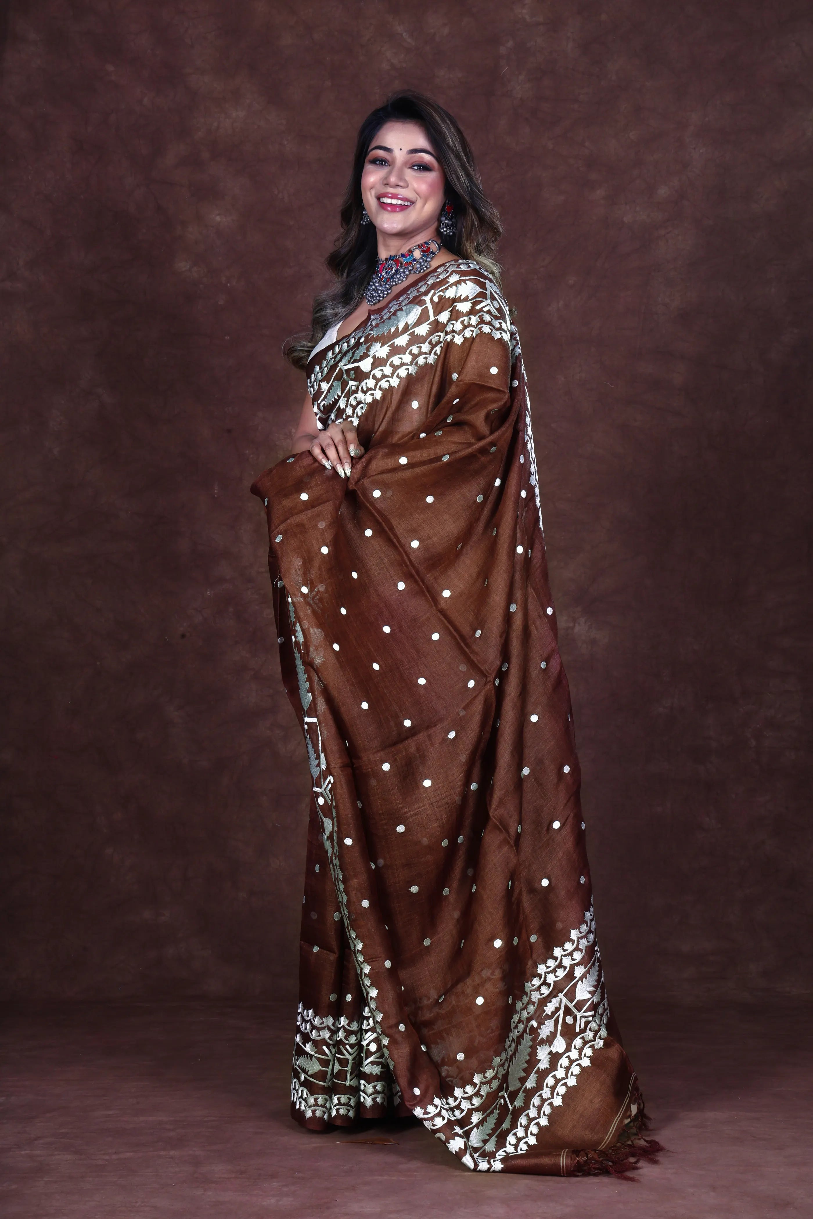 Brown Chocolate Tussar Jamdani Saree With Blouse Piece