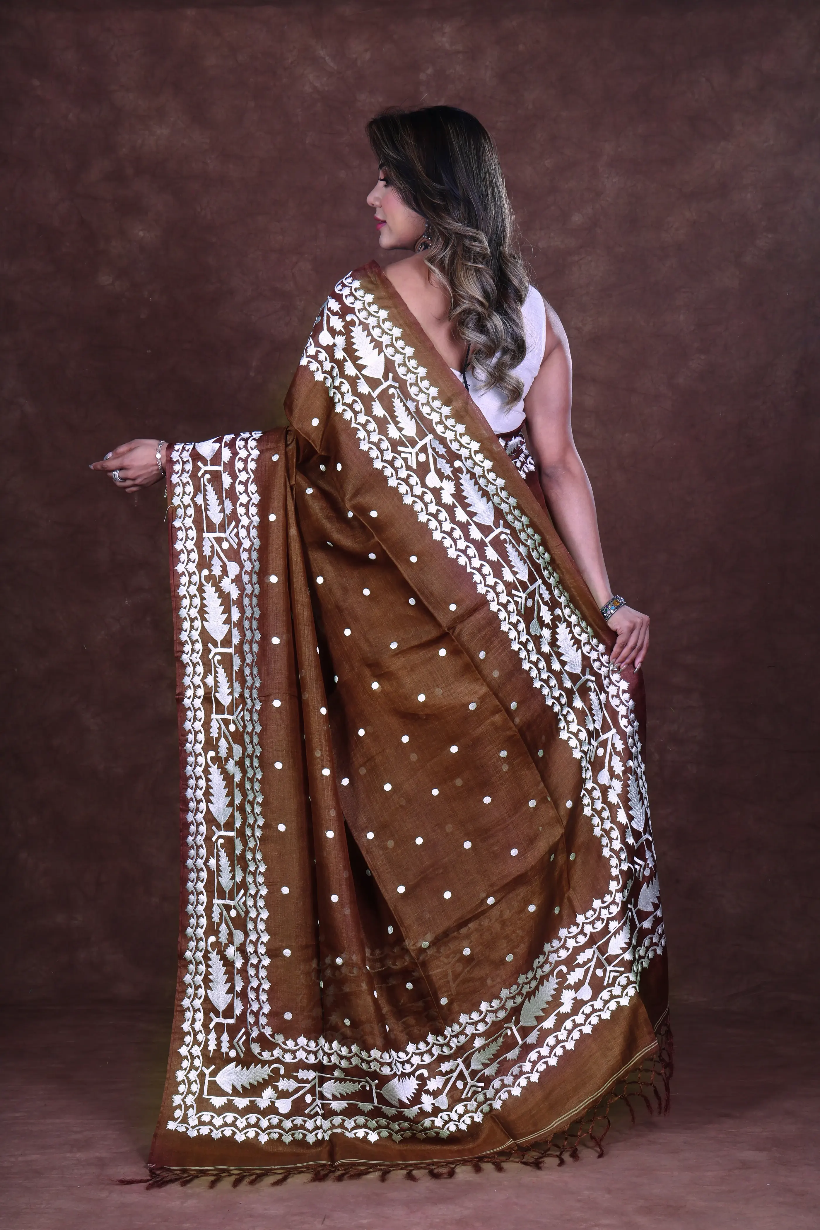 Brown Chocolate Tussar Jamdani Saree With Blouse Piece