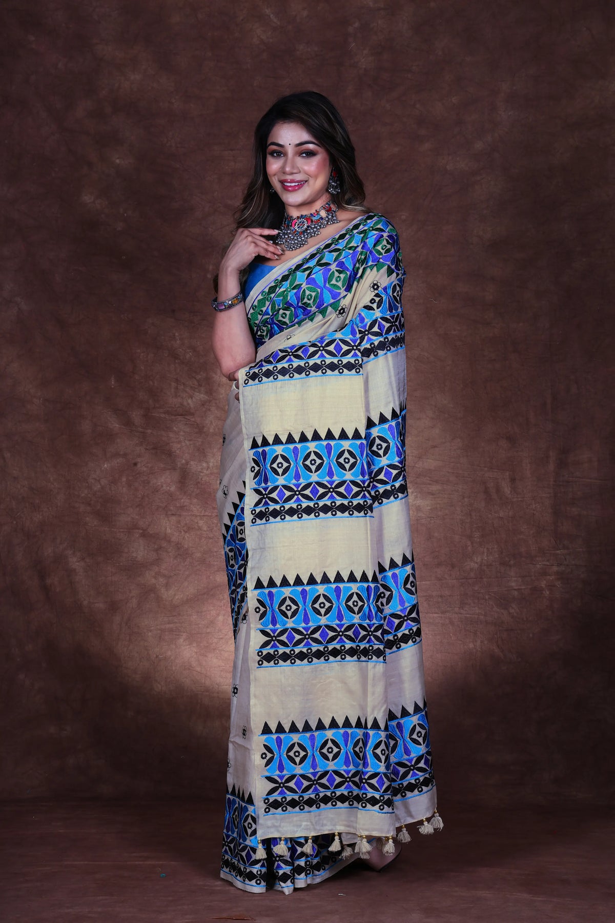 Cream Tussar Saree With Blouse Piece