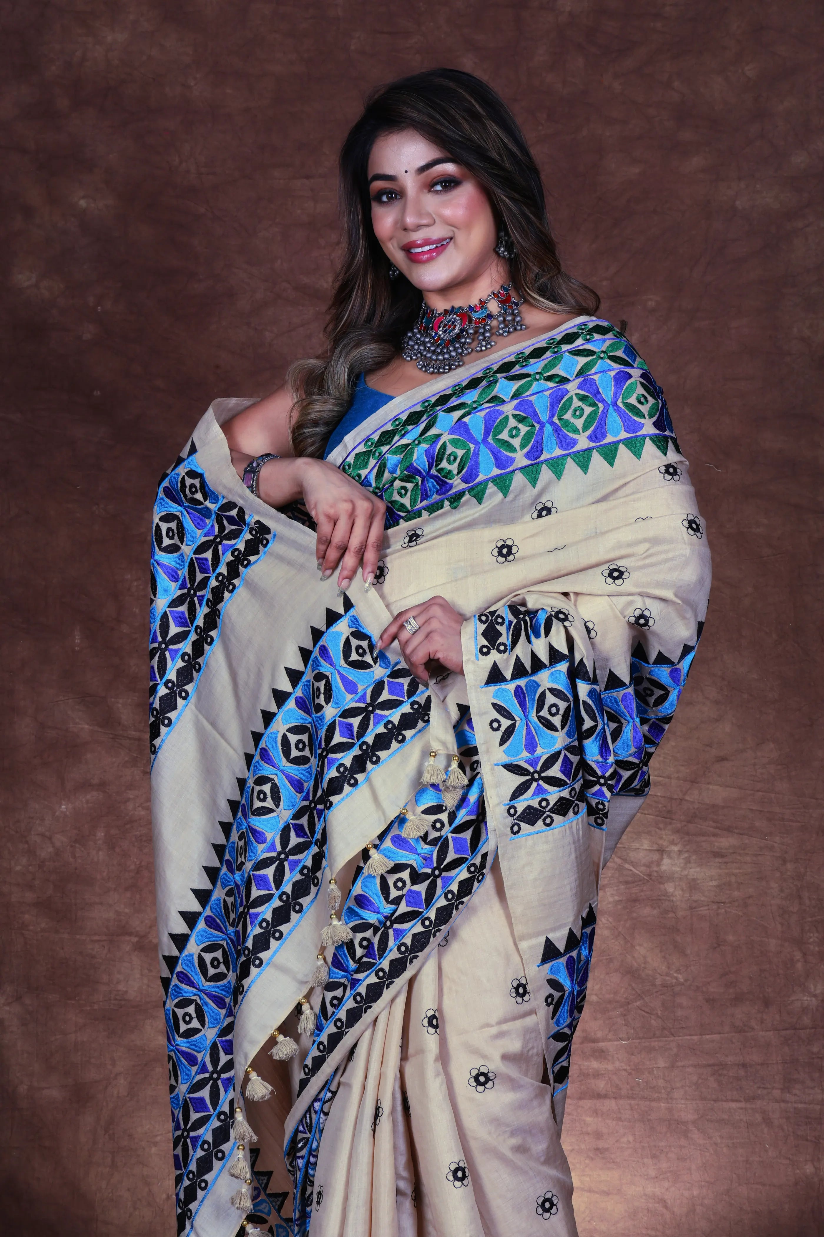 Cream Tussar Saree With Blouse Piece