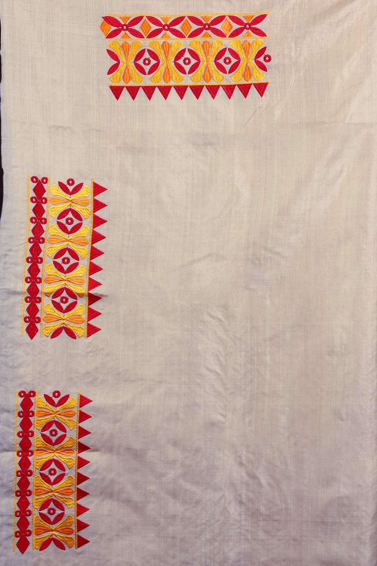 Cream Tussar Kathiyawadi Saree With Blouse Piece