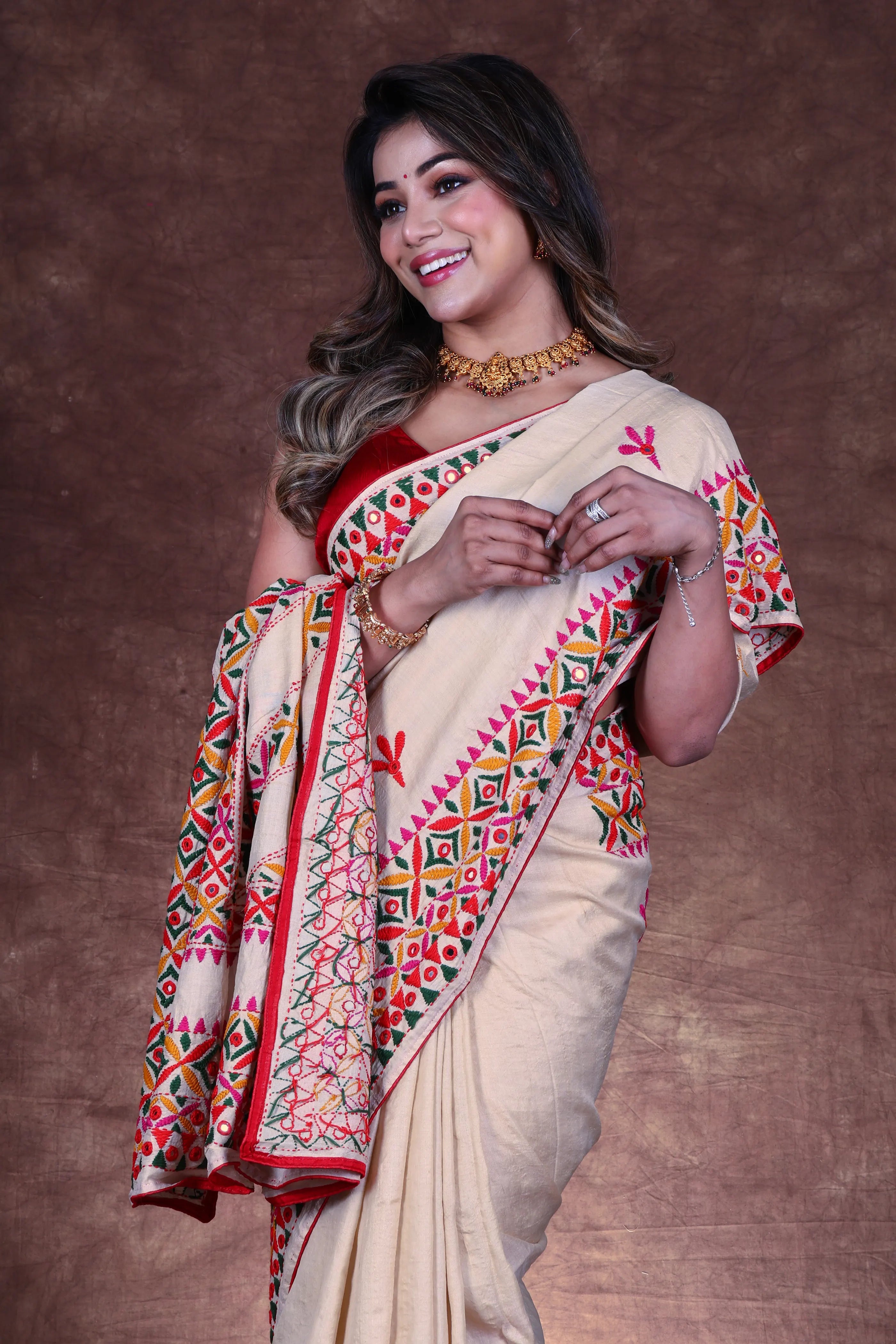Cream Tussar Kathiyawadi Saree With Blouse Piece