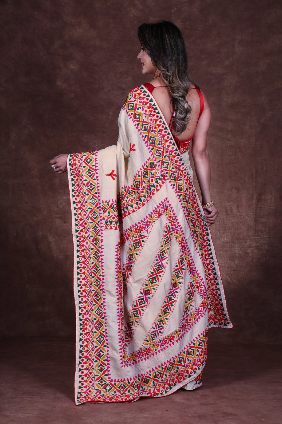 Cream Tussar Kathiyawadi Saree With Blouse Piece