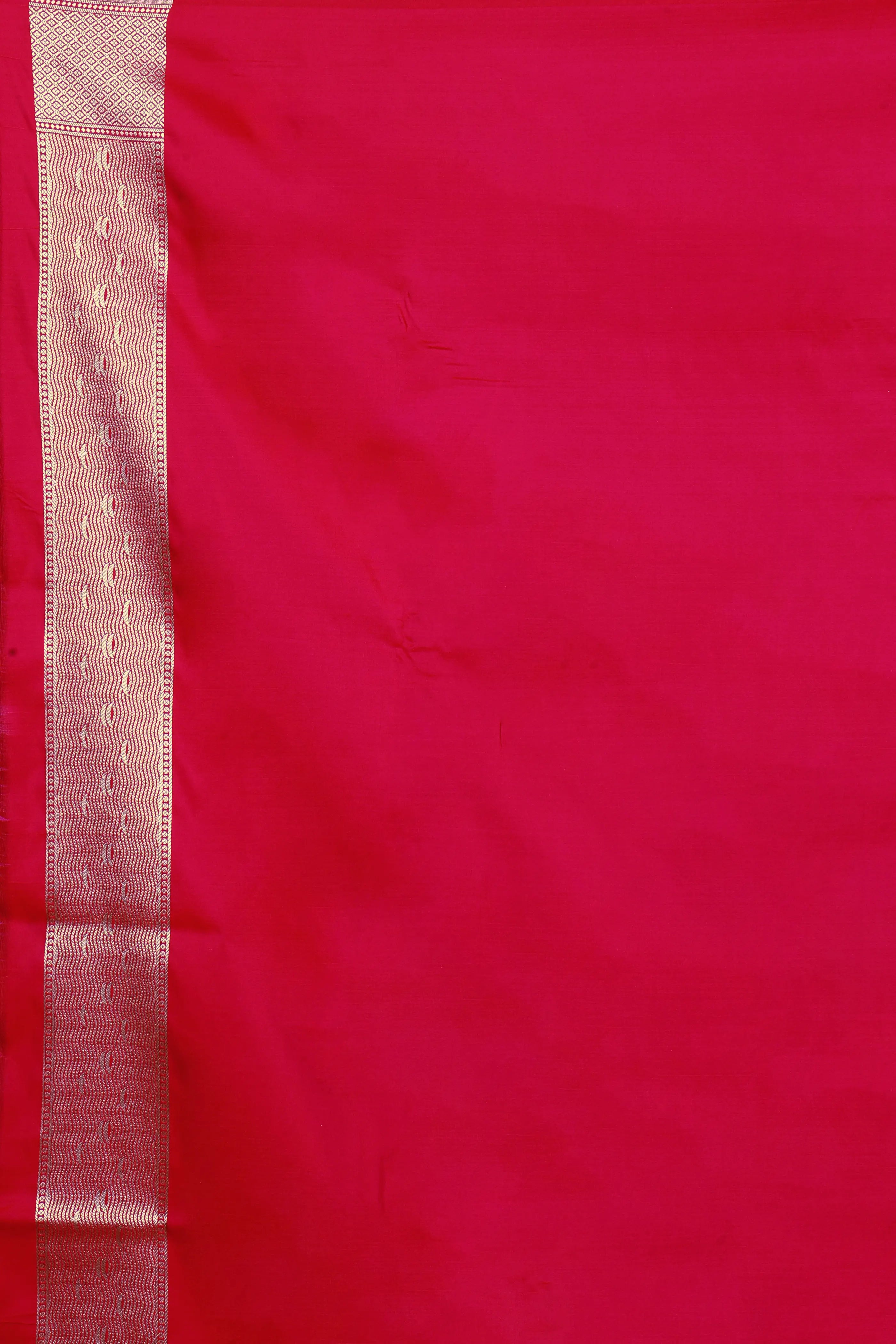 Rani Semi Ghat Katan Banarasi Saree With Blouse Piece