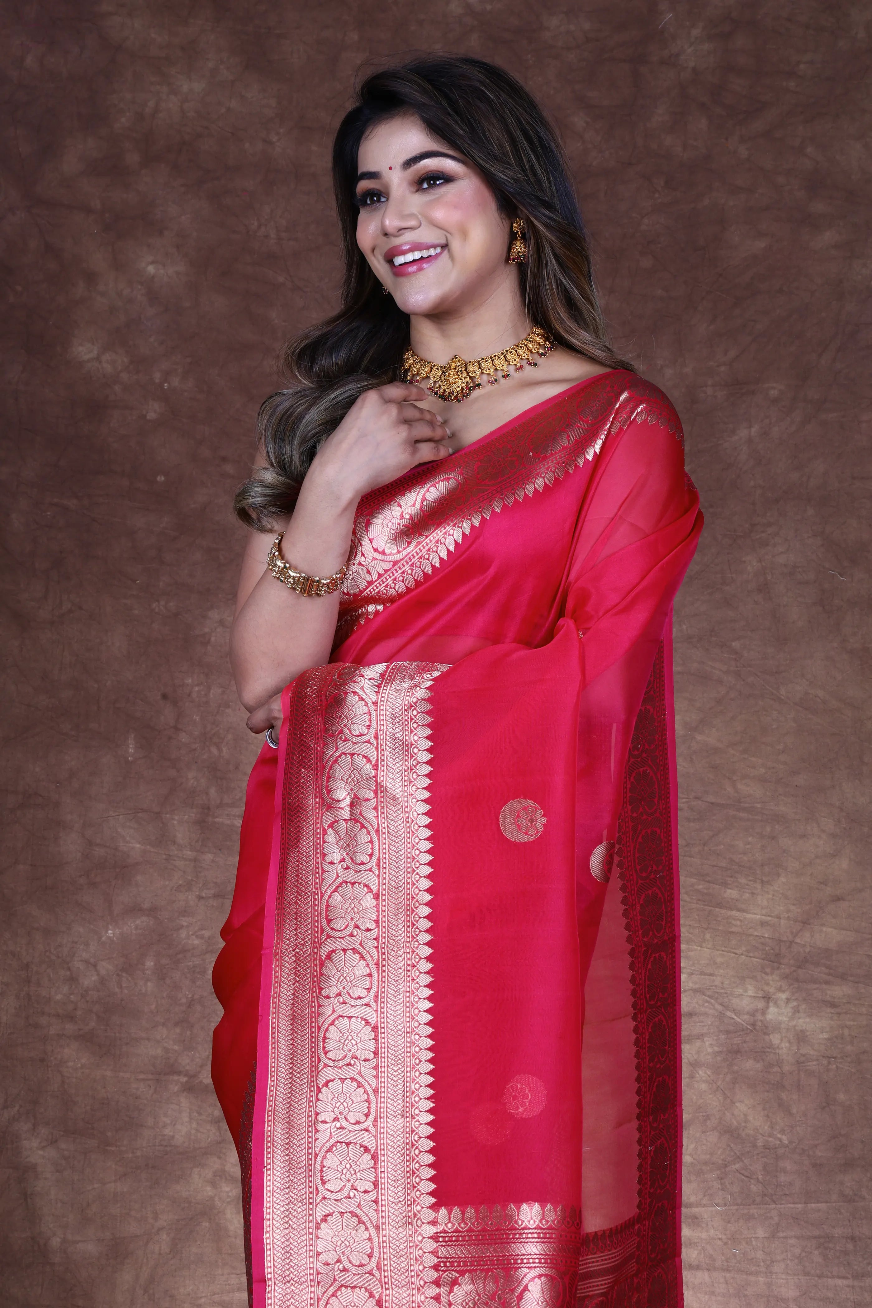 Rani Kora Banarasi Saree With Blouse Piece