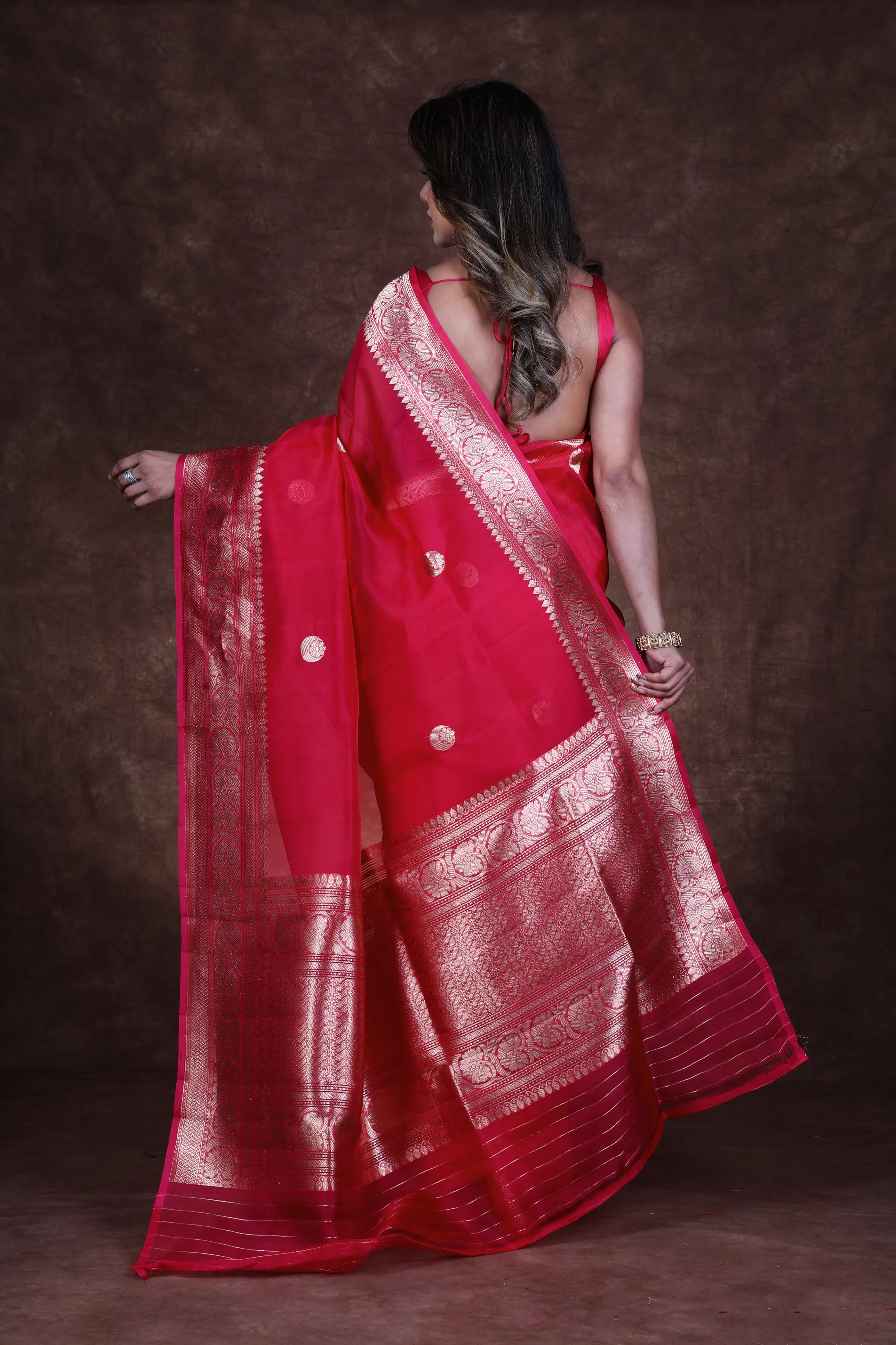 Rani Kora Banarasi Saree With Blouse Piece