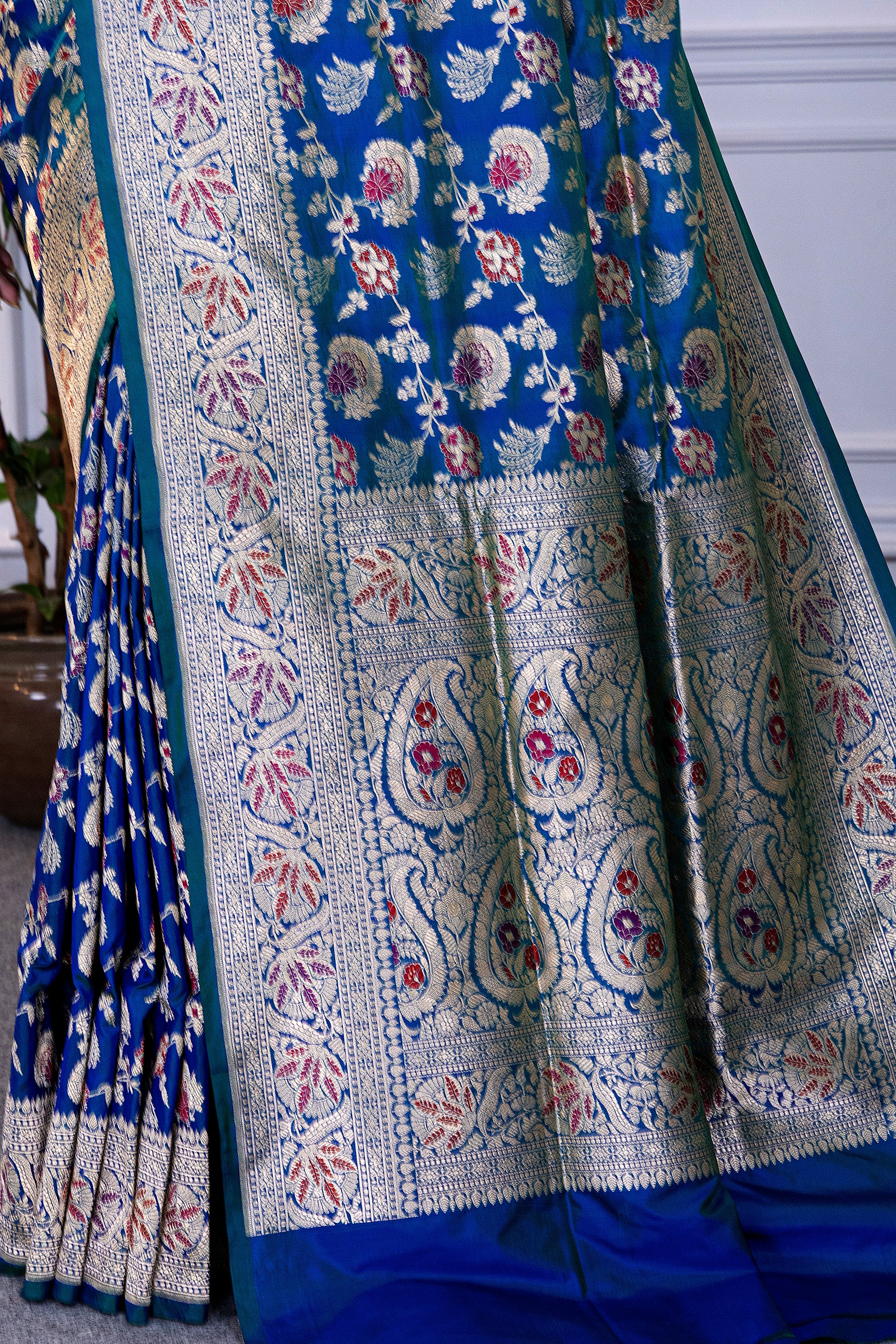 Jaal Meena Katan Banarasi