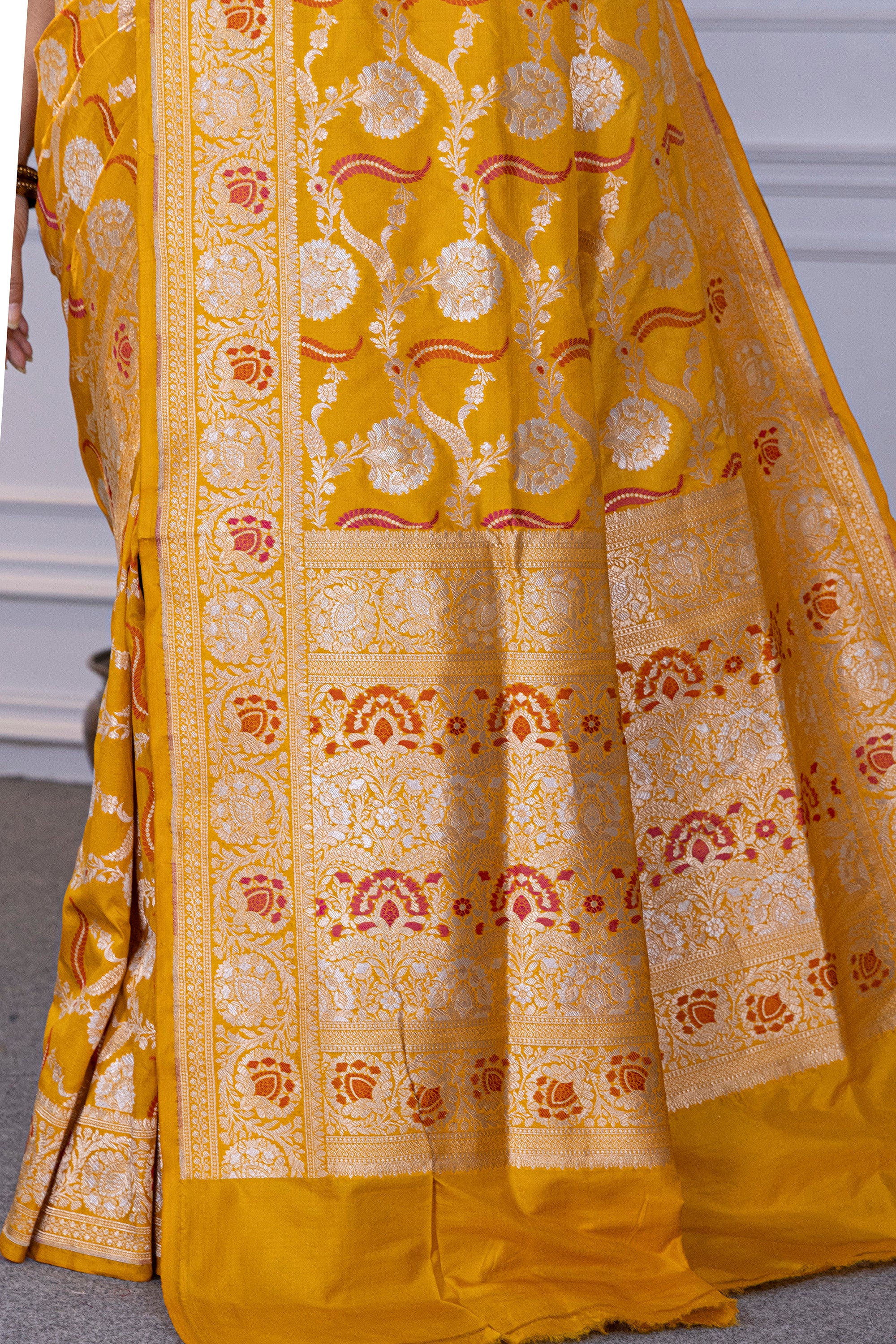 Jaal Meena Katan Banarasi