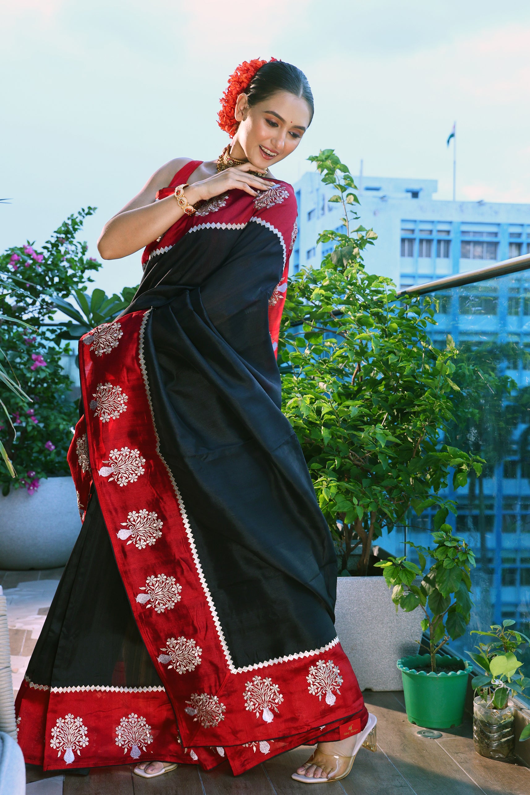 Semi Tussar