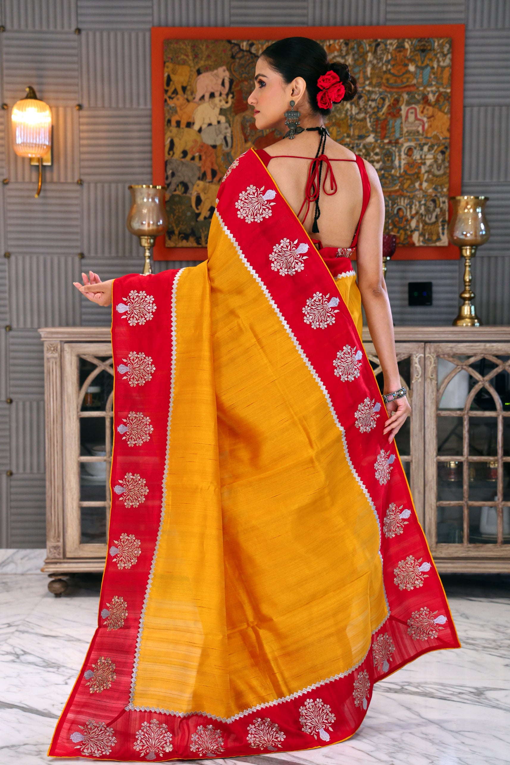 Semi Tussar