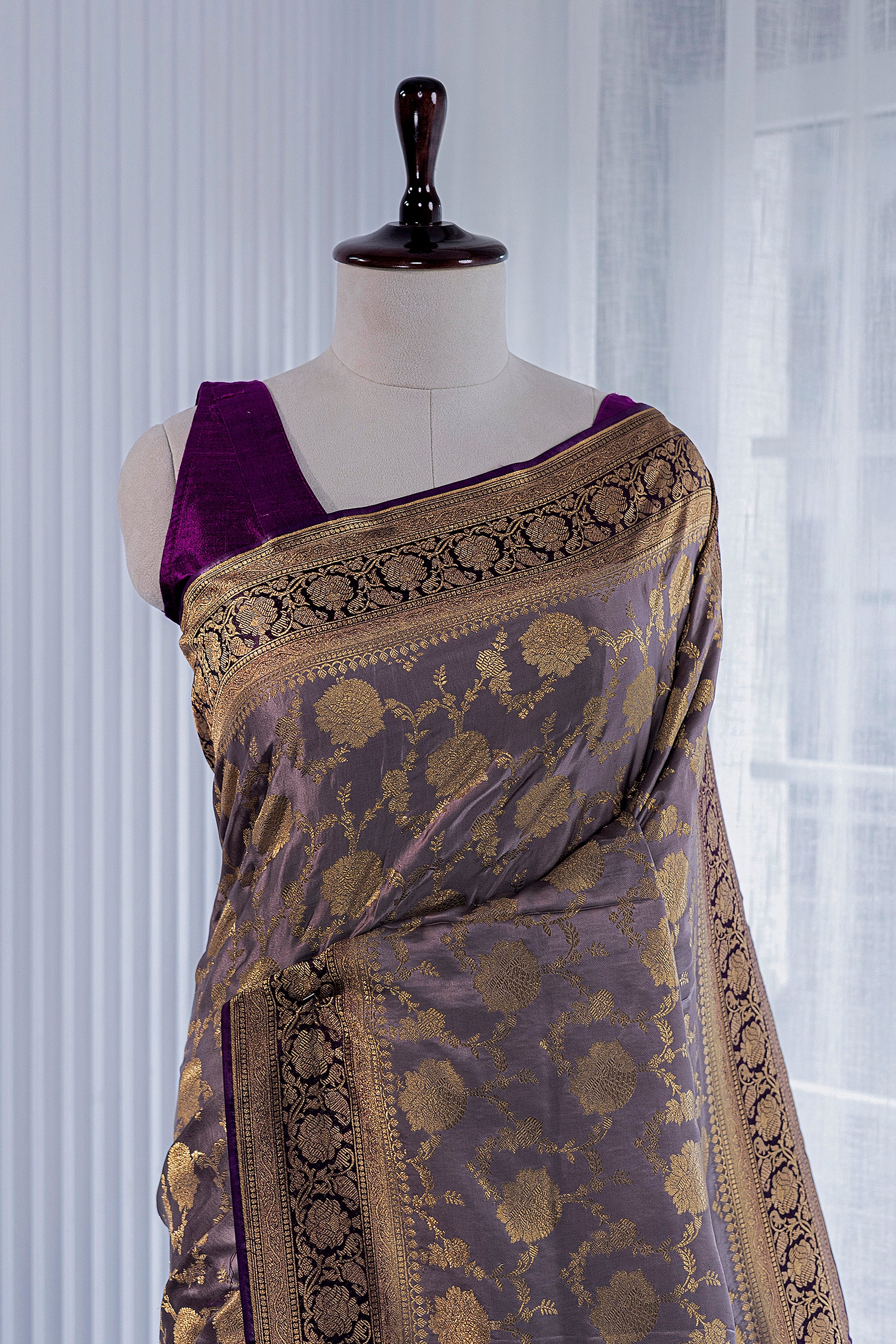 Jaal Semi Mashru Banarasi