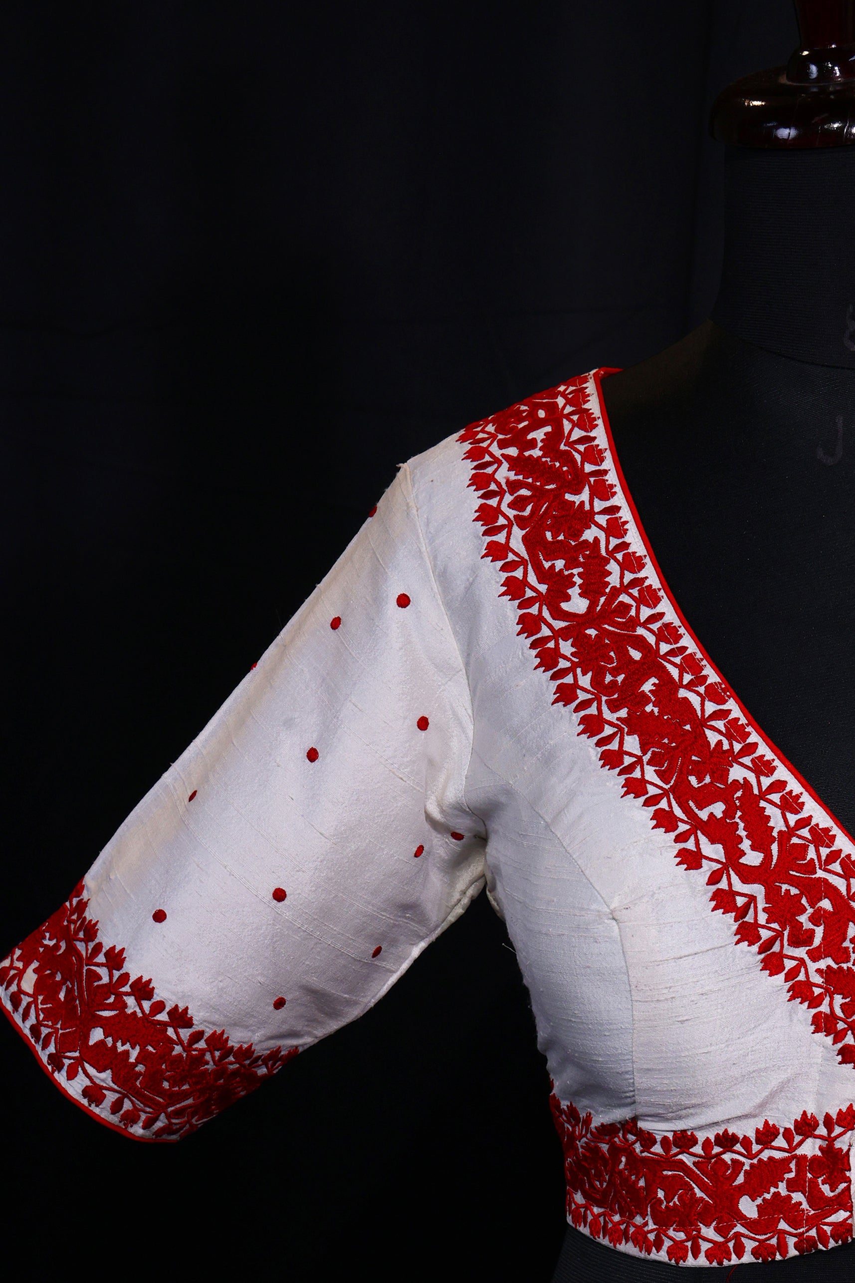Raw Silk Jamdani Embroidery