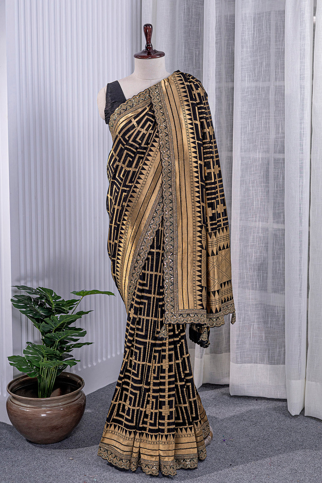 Semi Khaddi