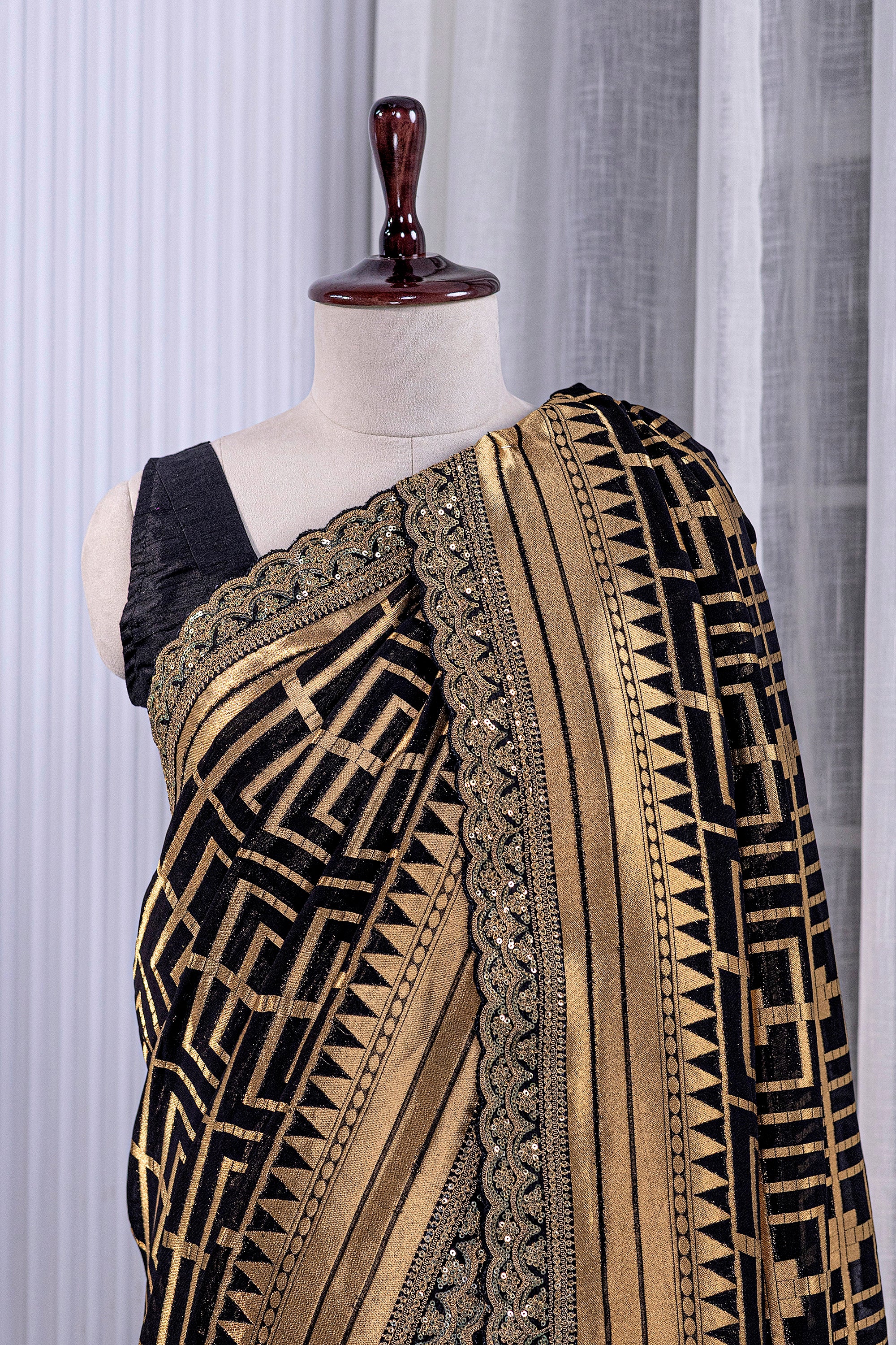 Semi Khaddi