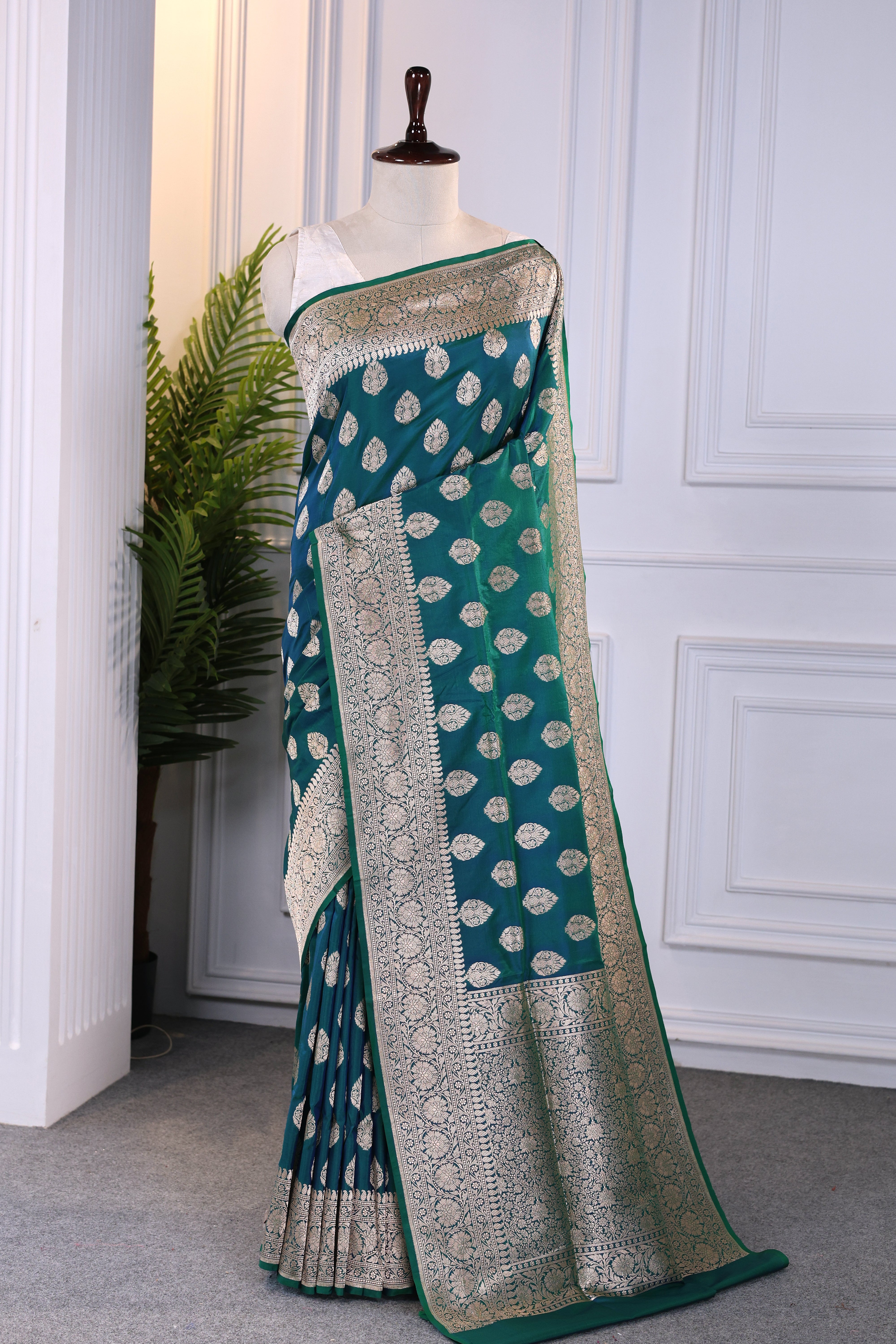 Dual Tone Katan Banarasi