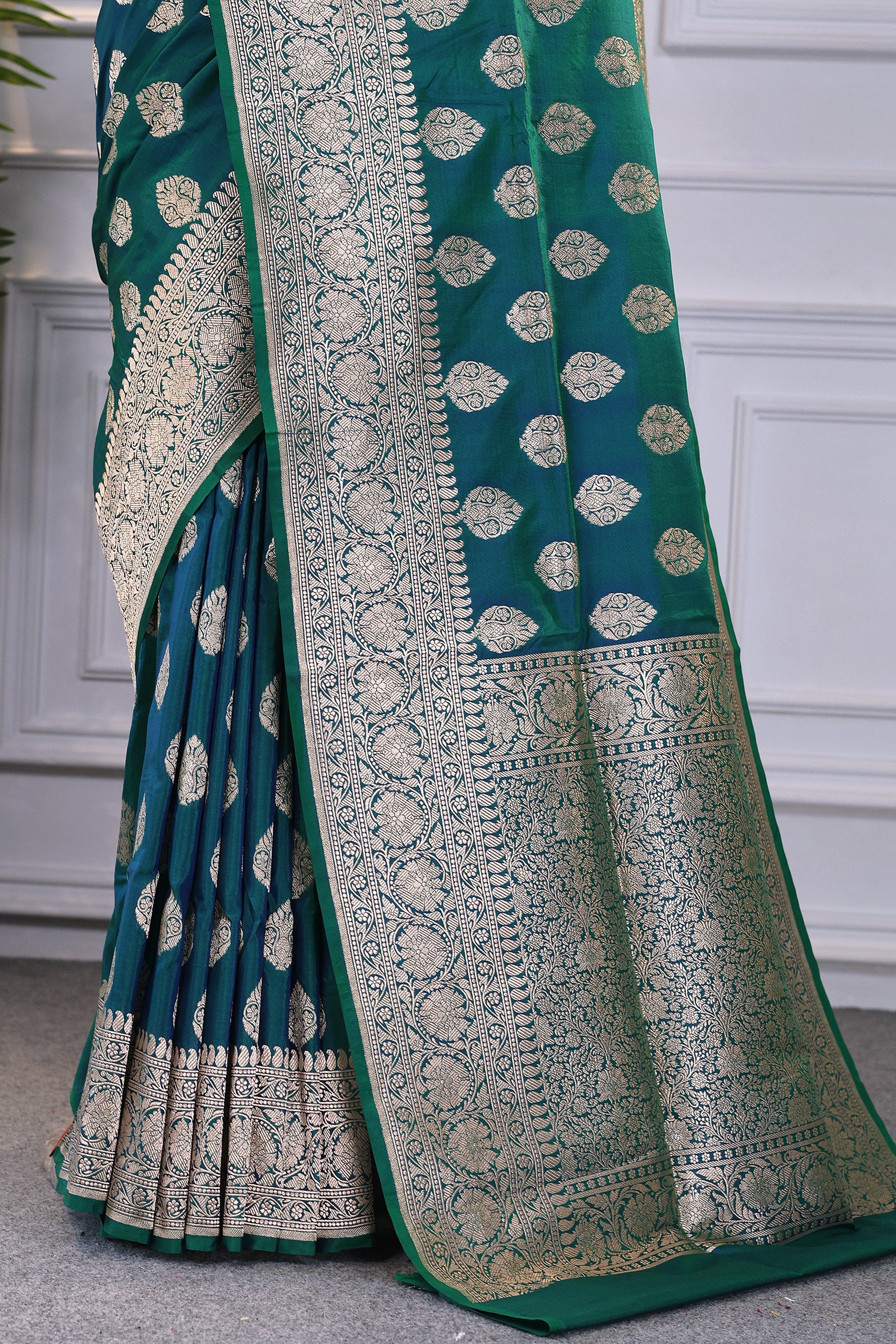 Dual Tone Katan Banarasi