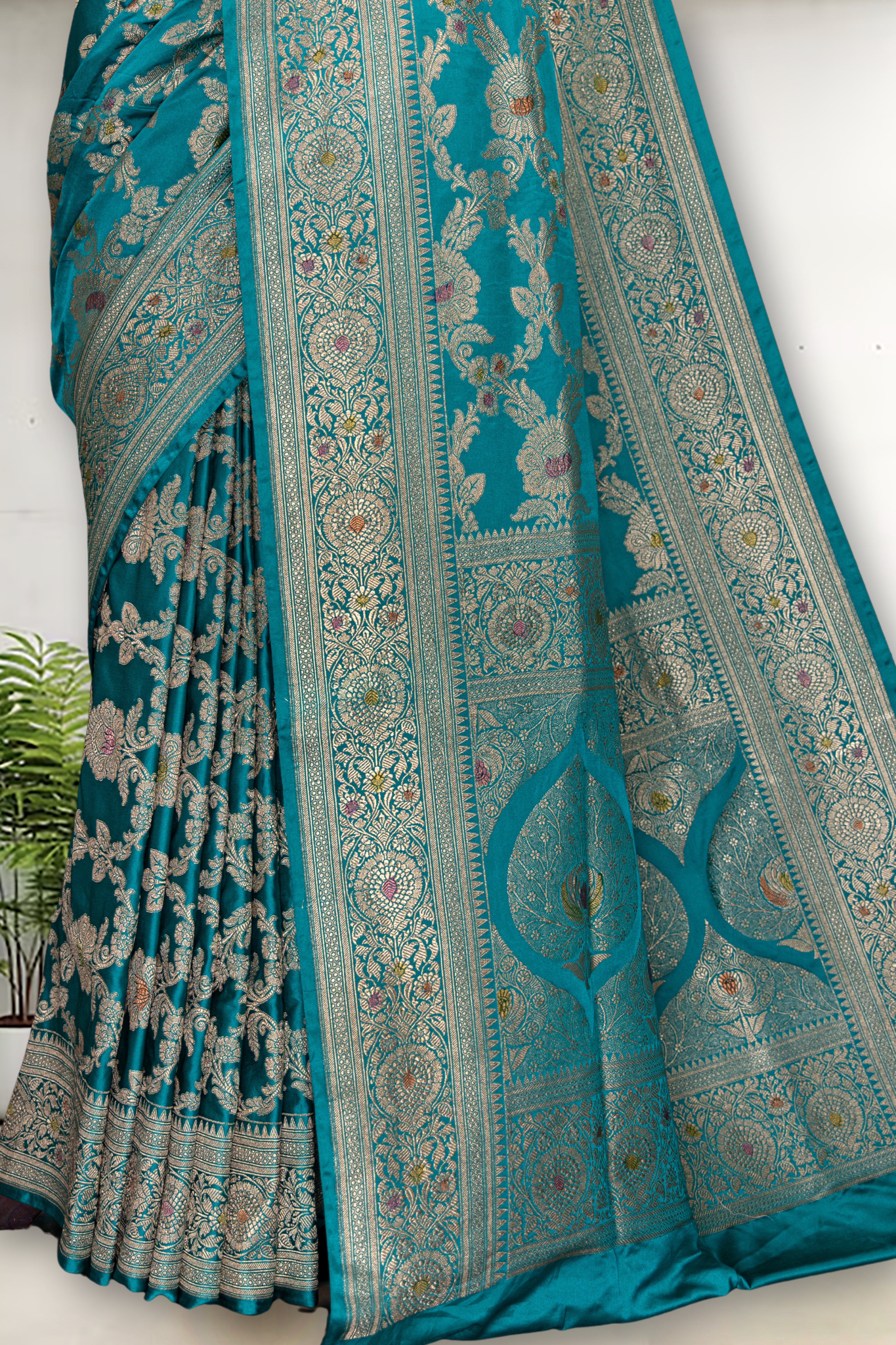 Jaal Semi Mashru Banarasi