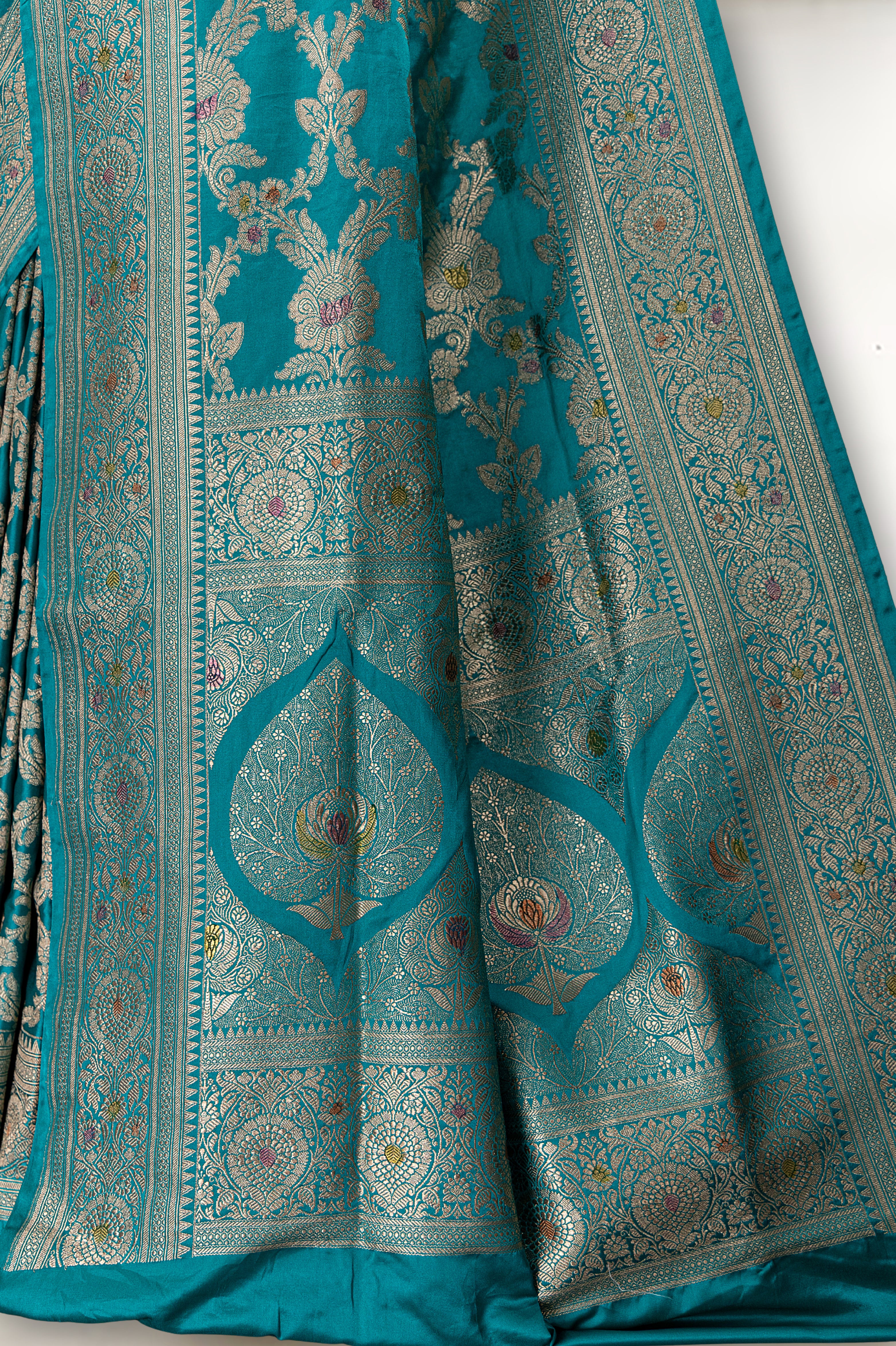 Jaal Semi Mashru Banarasi