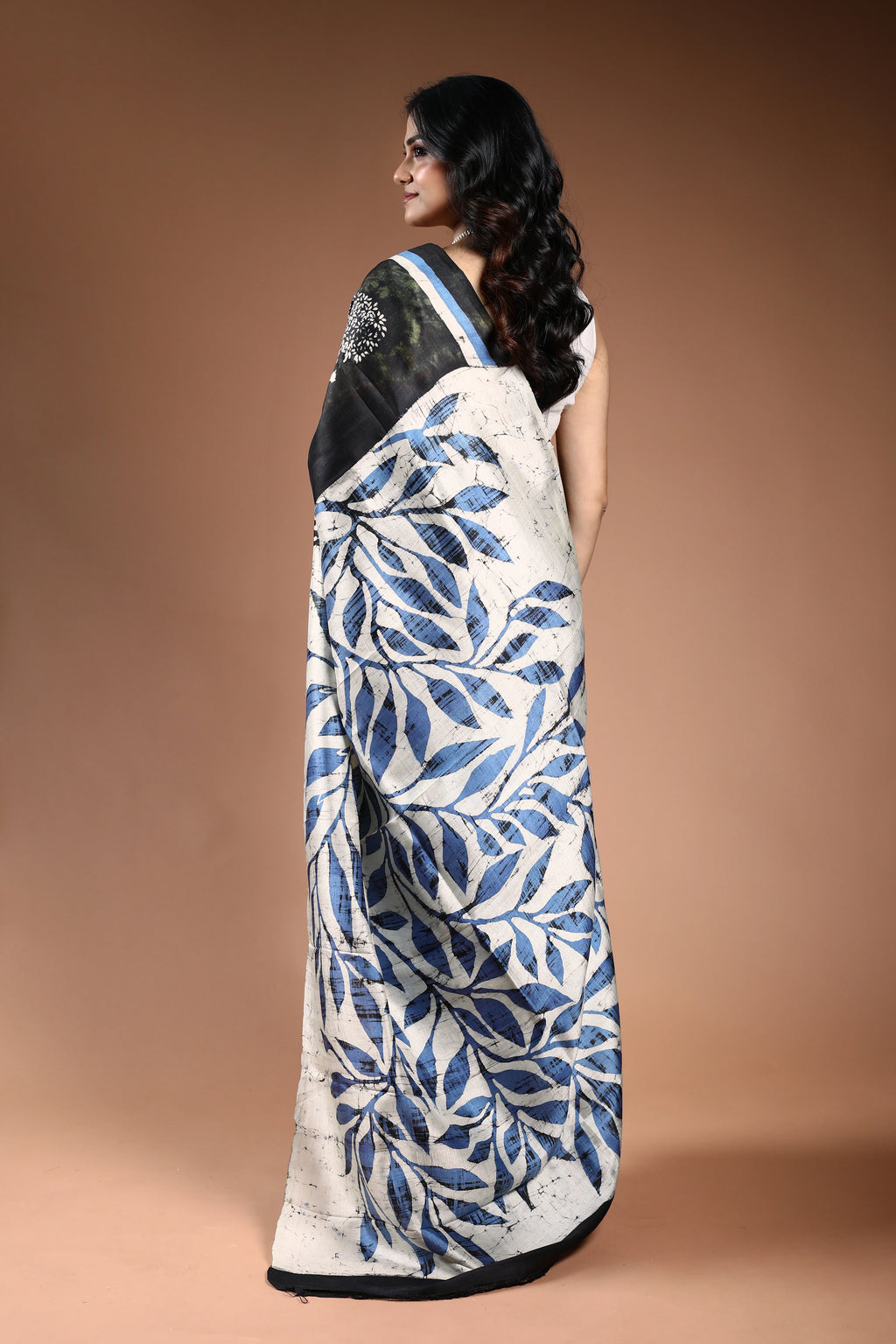 Charcoal Pure bishnupur silk Saree with Blouse Piece