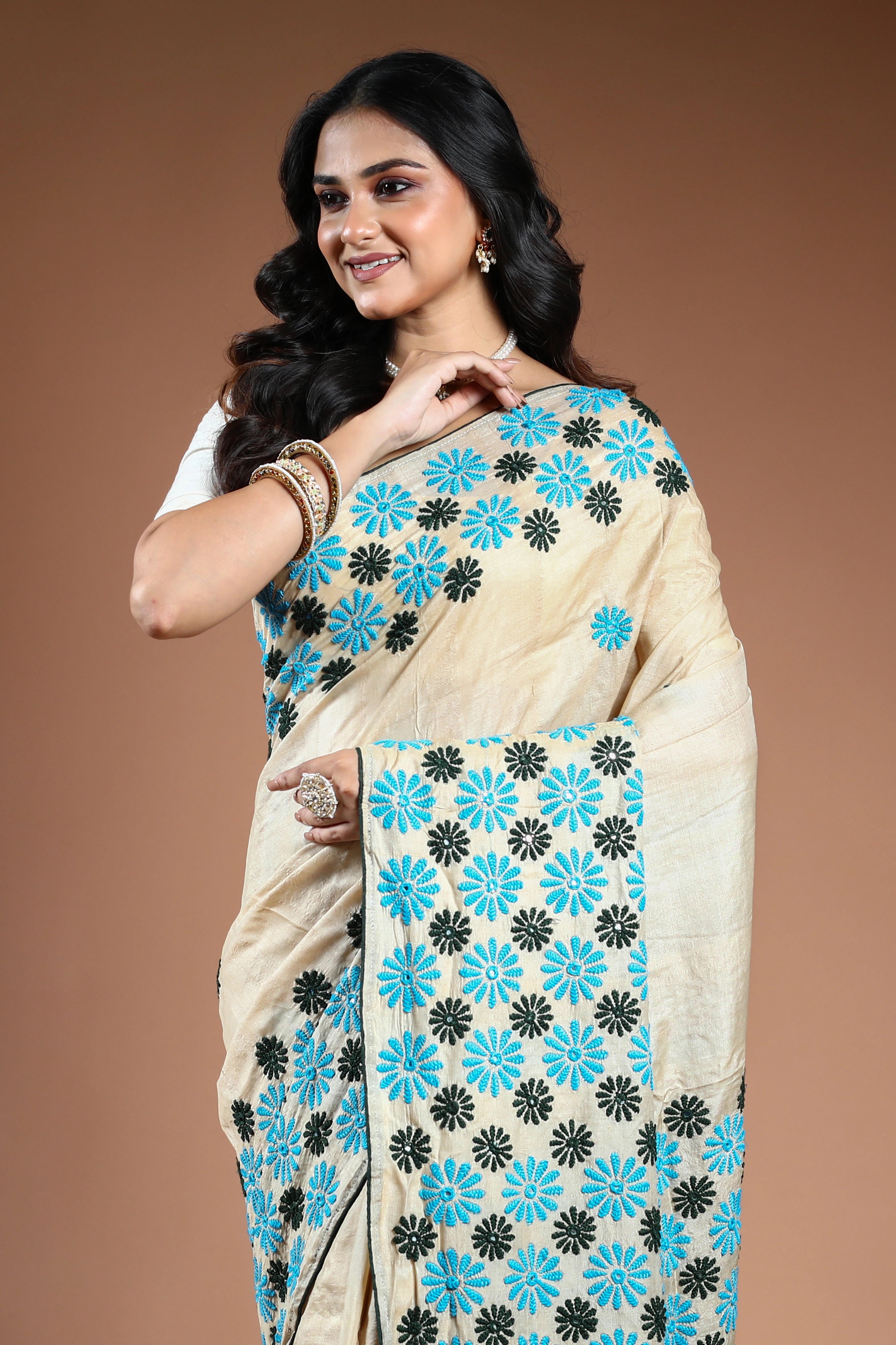 Beige Tussar hand gujarati Saree with Blouse Piece