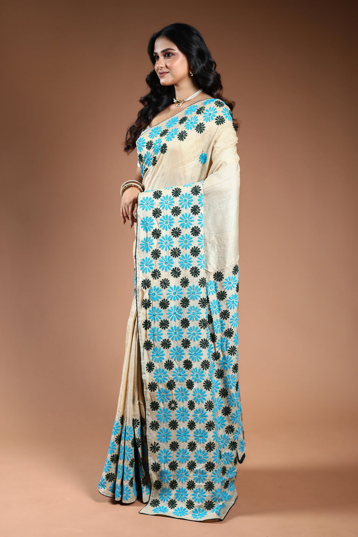 Beige Tussar hand gujarati Saree with Blouse Piece